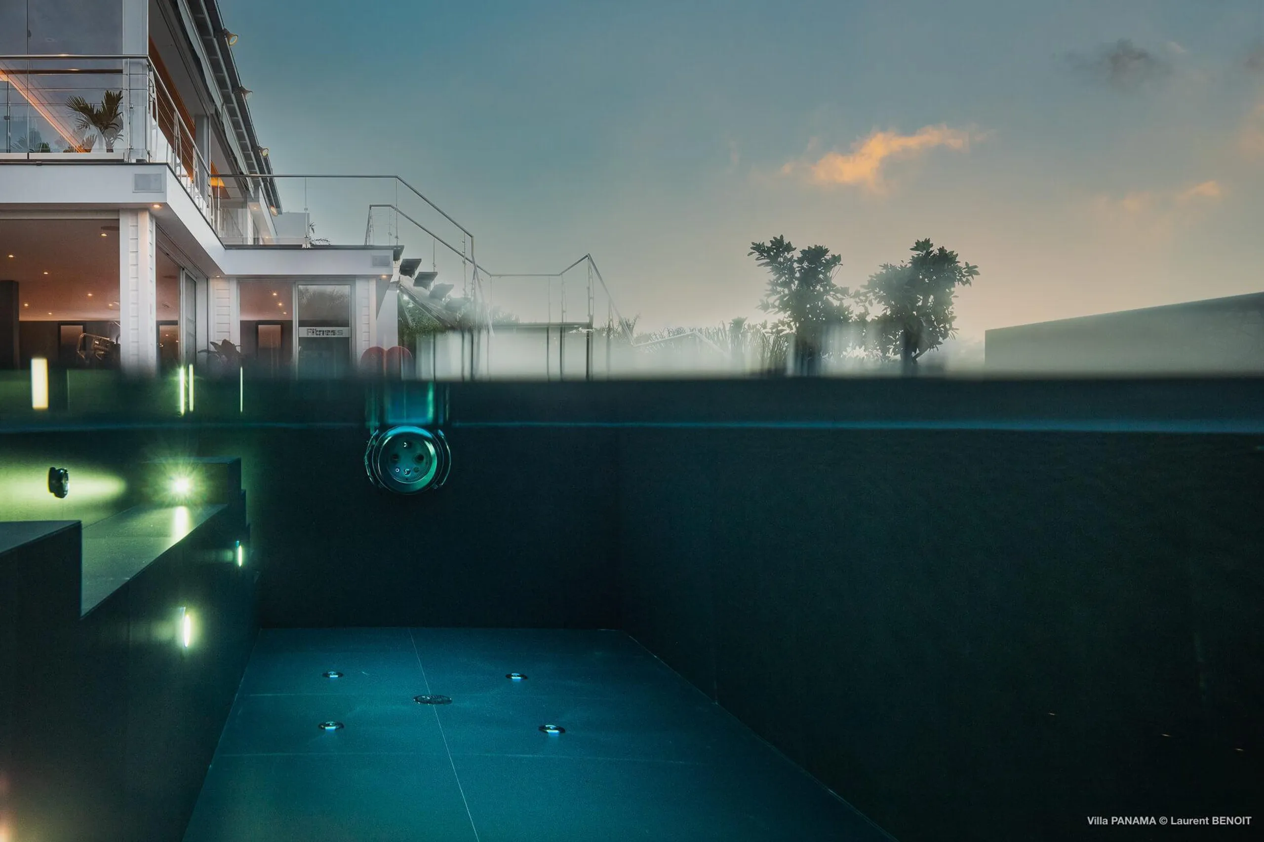 Exclusive Haven Villa with Heated Infinity Pool and Stunning Ocean Views — photograph 11