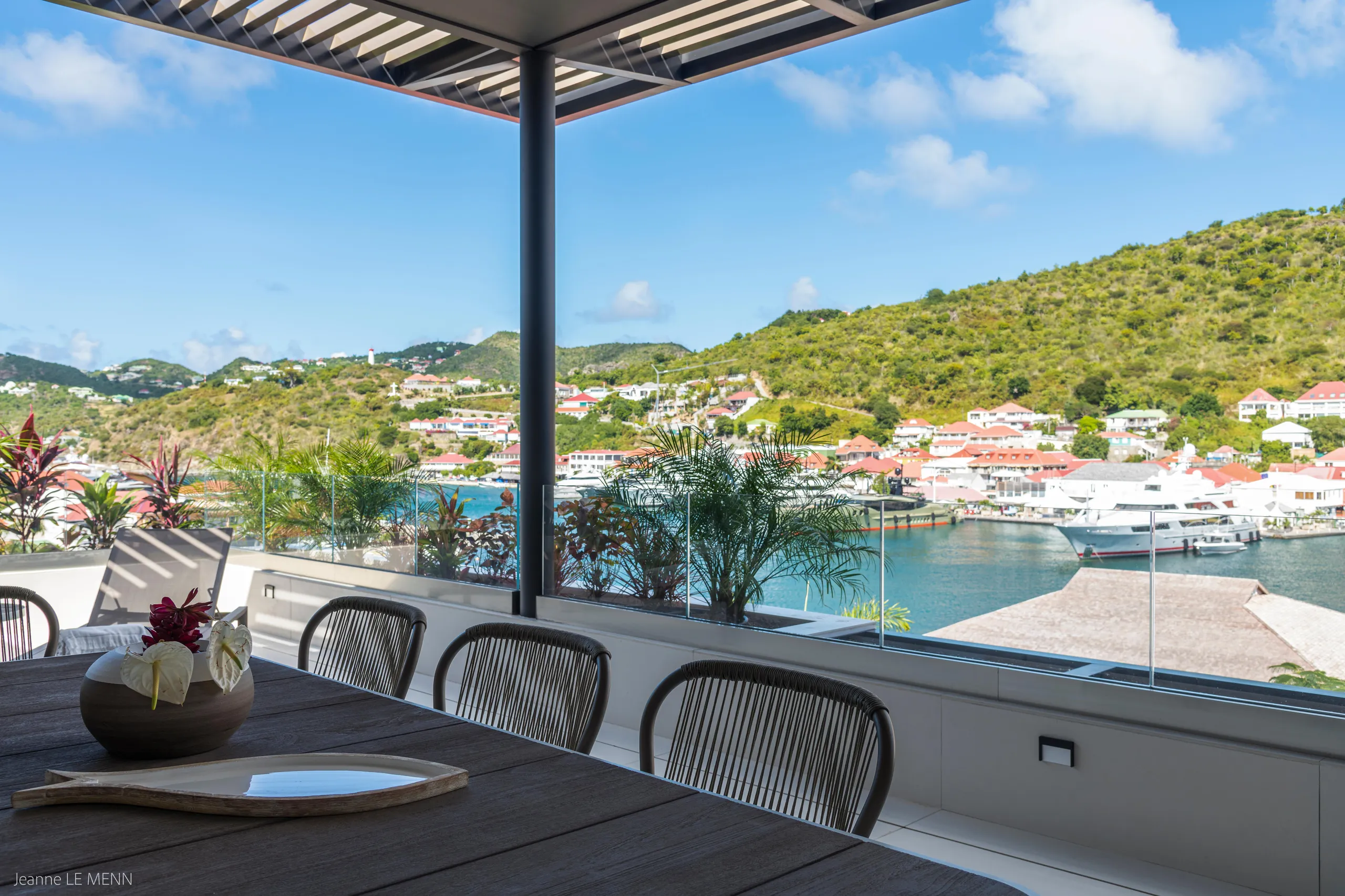 Prestigious Gustavia Retreat with Sun Drenched Terrace and Spectacular Views — photograph 3