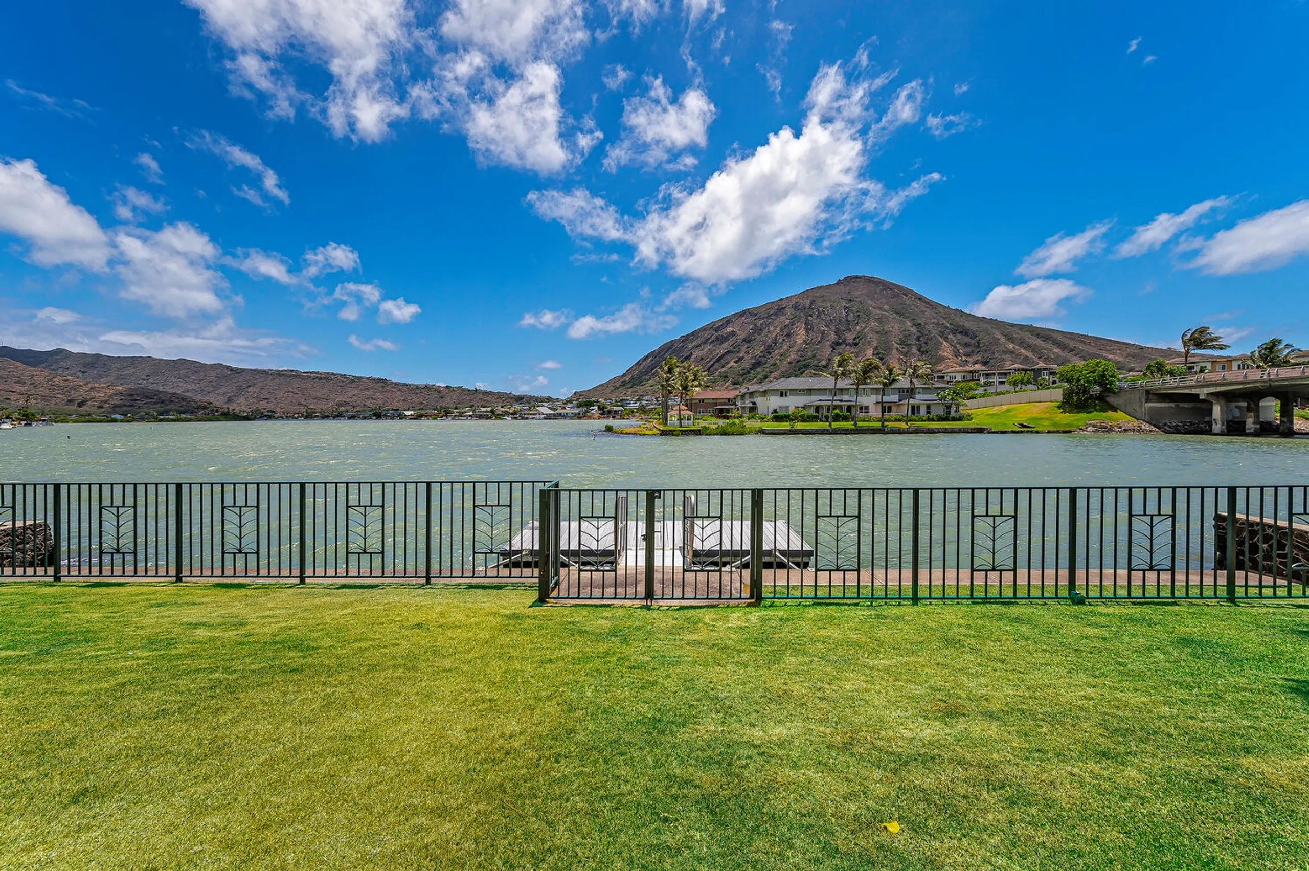 Luxury Home with Private Pool and Panoramic Ocean Views — photograph 3