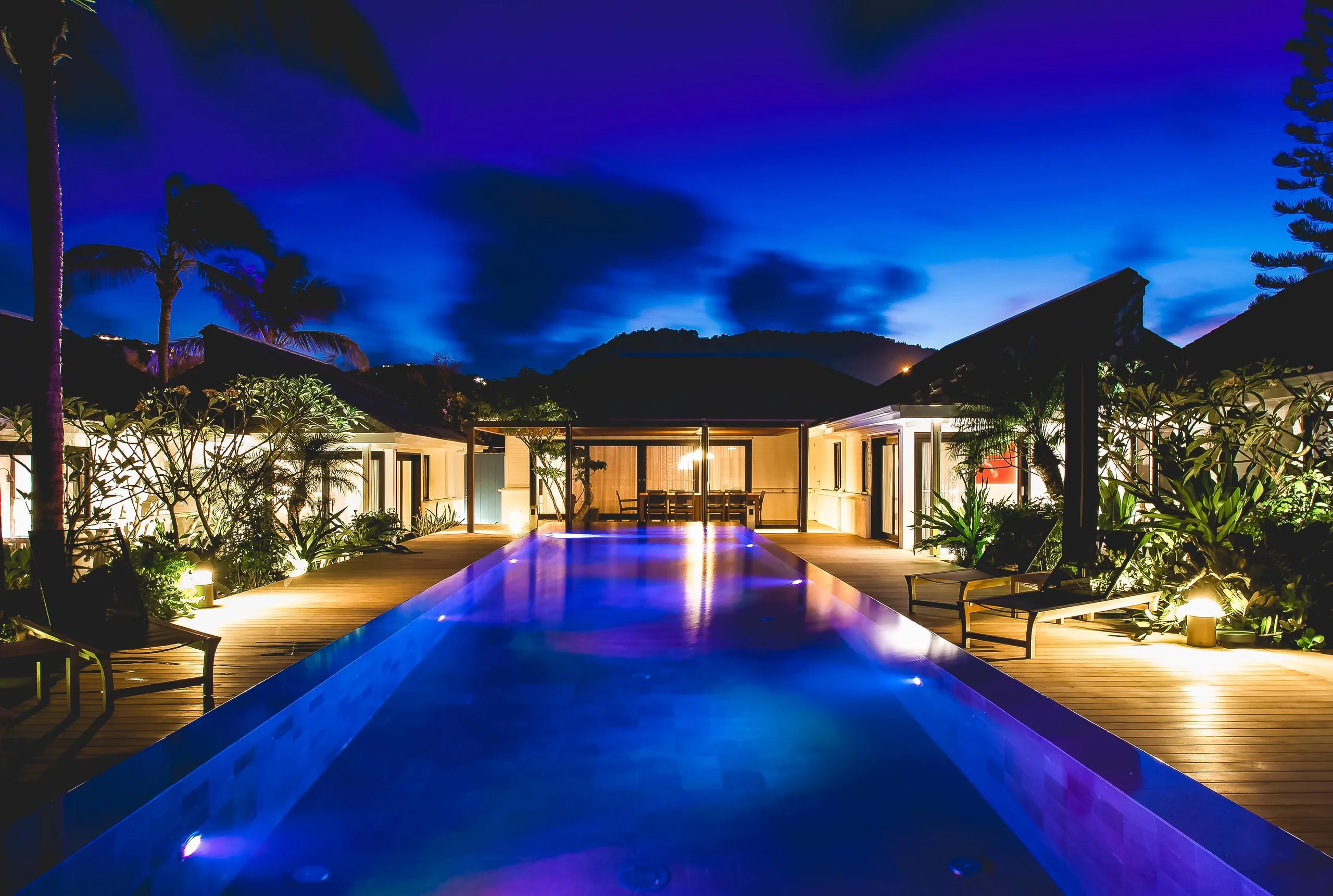 Elegant Paradise Villa with Infinity Pool and Majestic Ocean Views — photograph 4