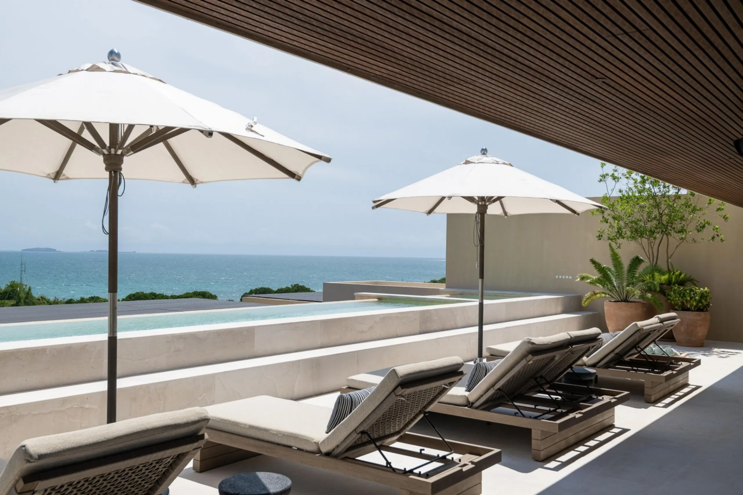Majestic Oceanview Villa with Dual Infinity Pools & Panoramic Terrace — photograph 5