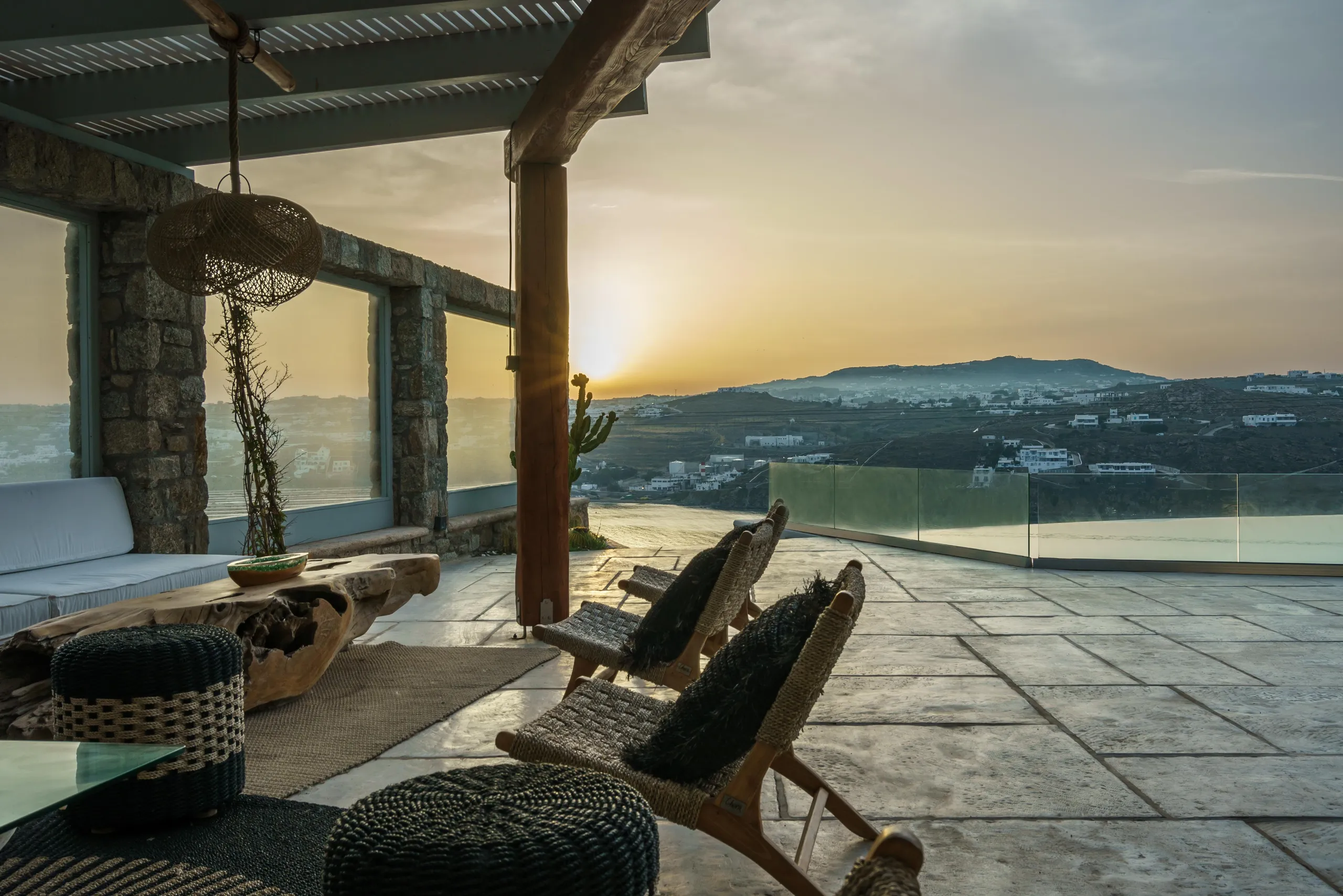 Tranquil Villa Haven with Infinity Pool and Mykonos Town Views, Mykonos