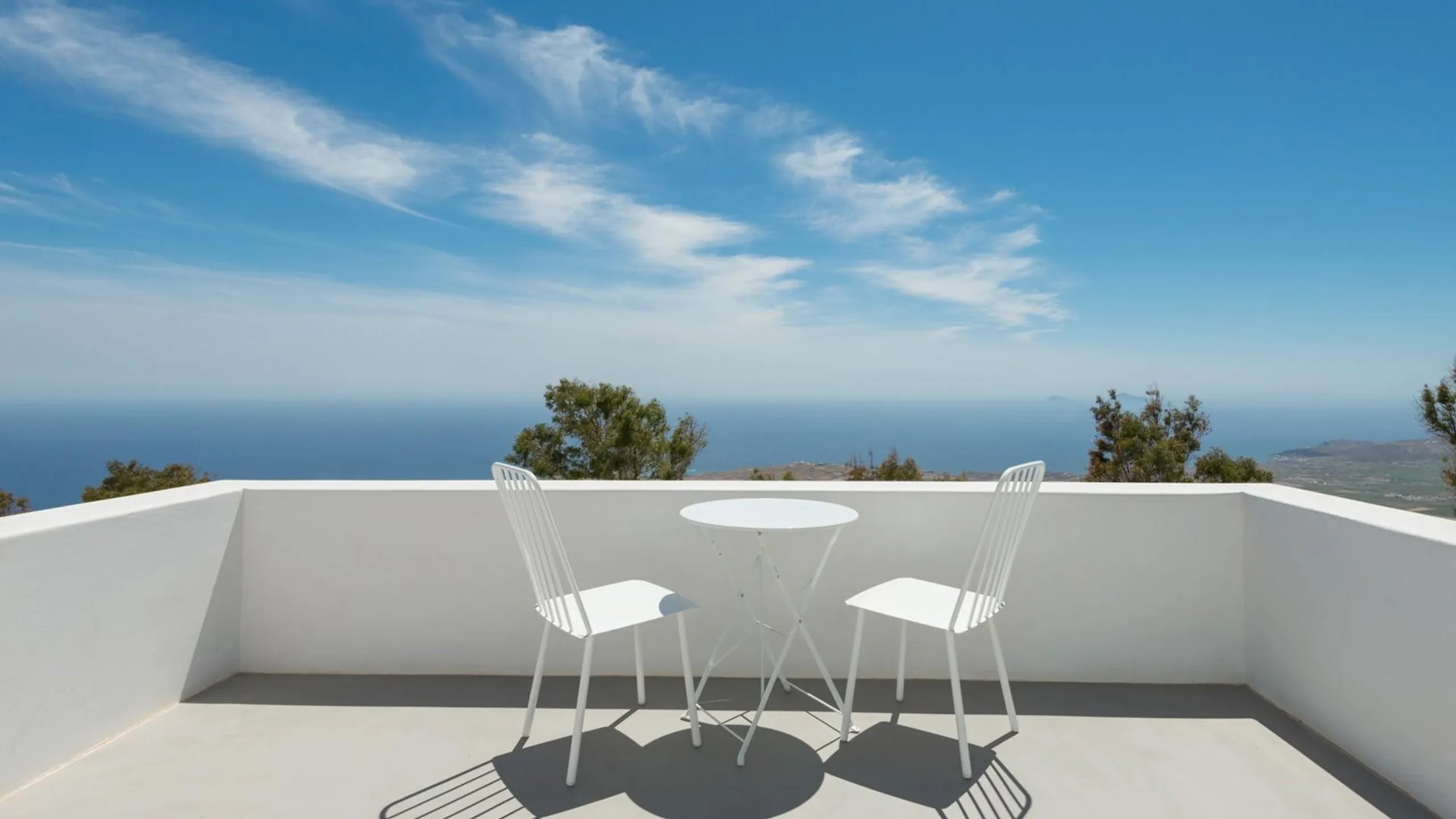 Deluxe Villa with Private Heated Infinity Pool and Panoramic Views of The Island — photograph 10