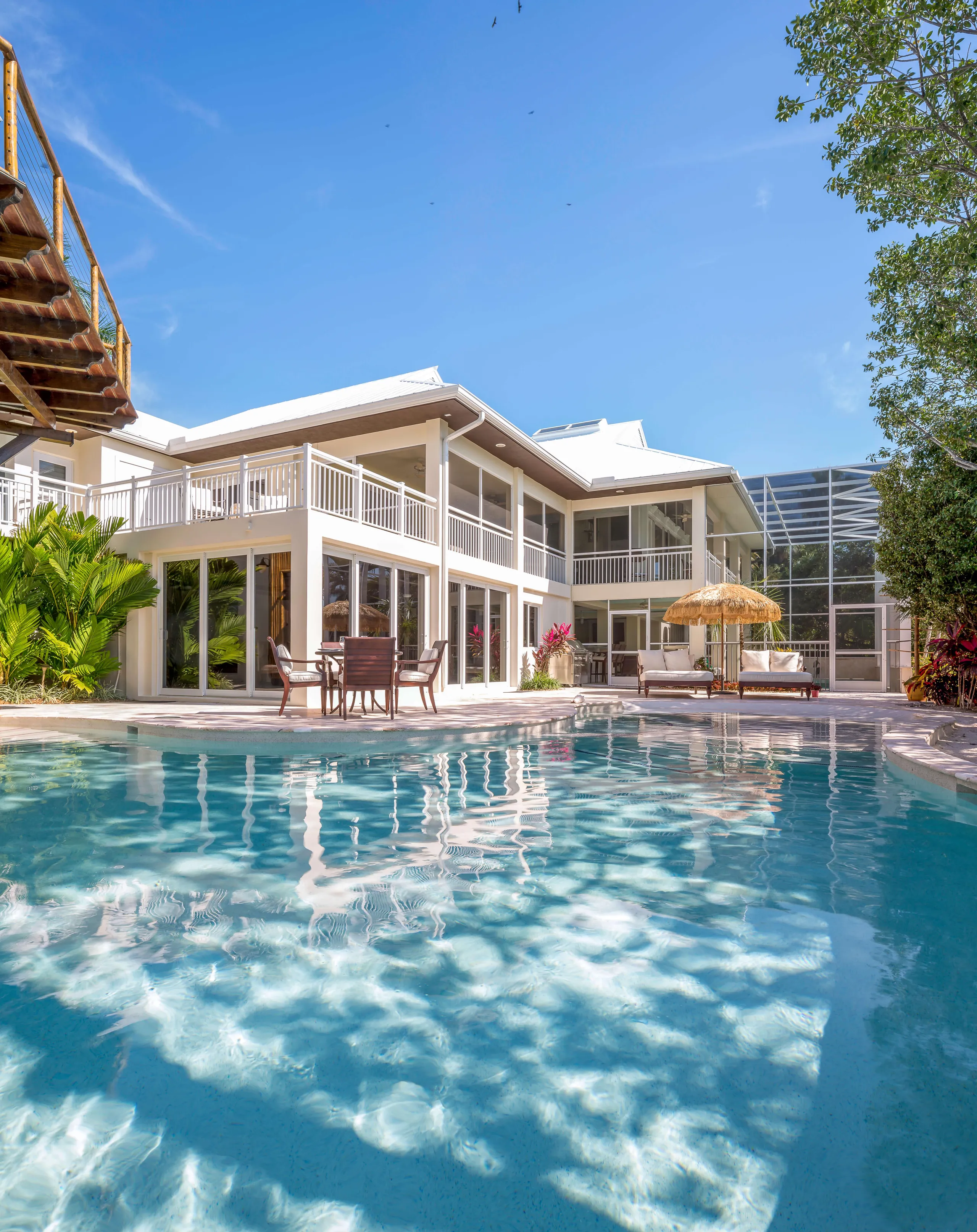 Florida Keys Oceanfront Luxury Villa with Tiki Pool and Many Amenities, Florida