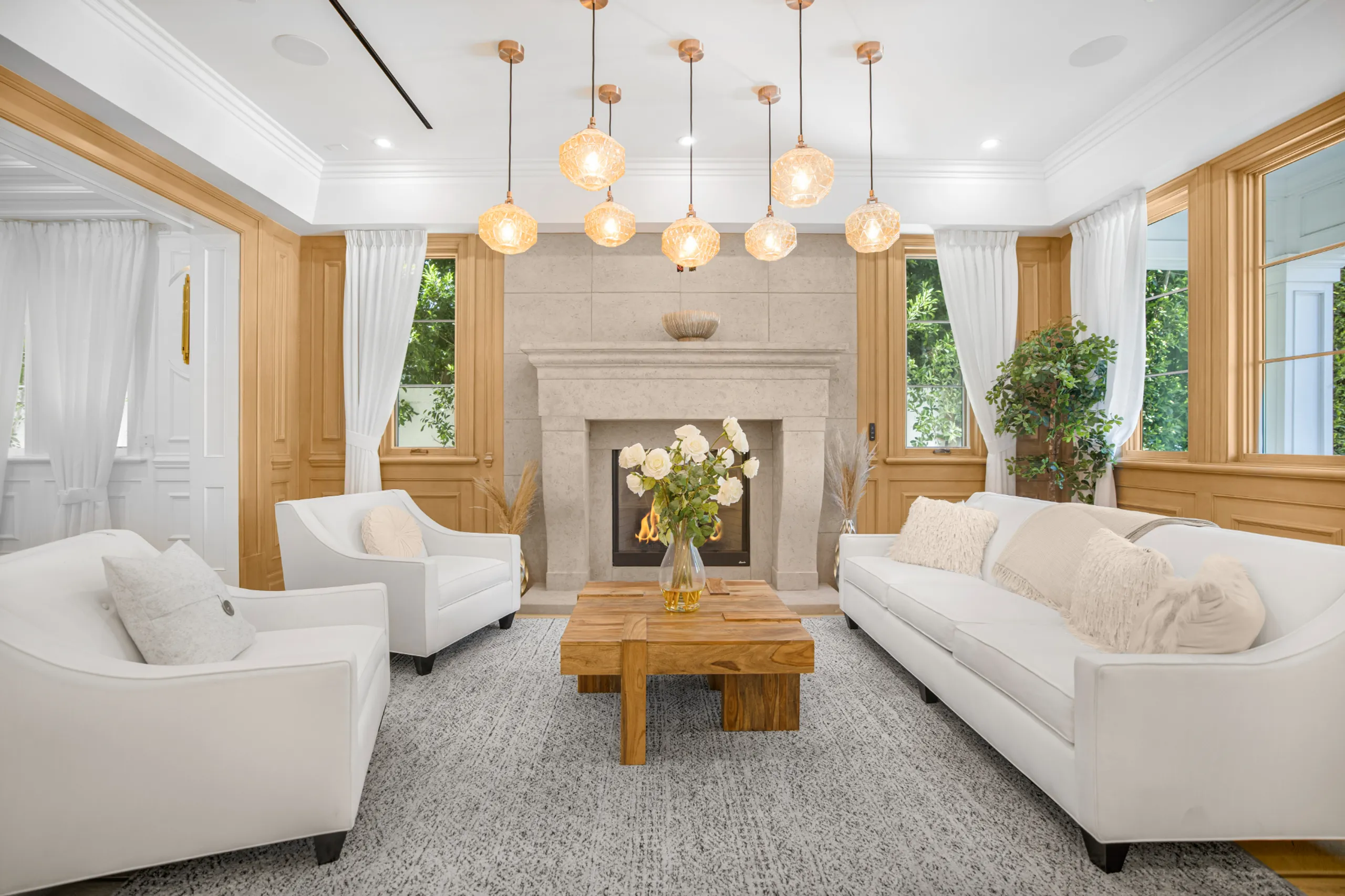 High-End Villa in Studio City with Pool & Designer Touches & Designer Touches — photograph 3