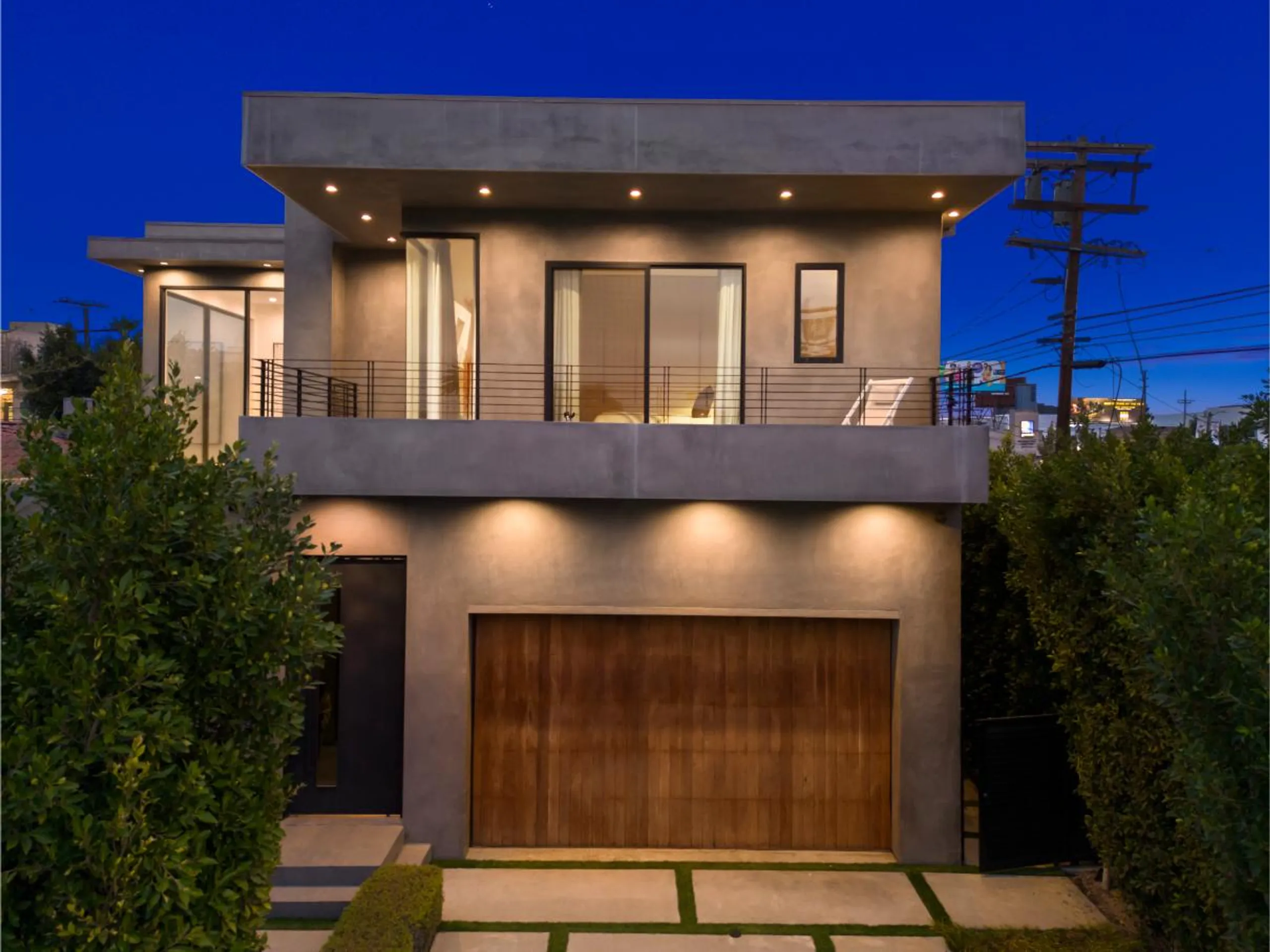 Deluxe West Hollywood Villa with Invigorating Pool — photograph 7