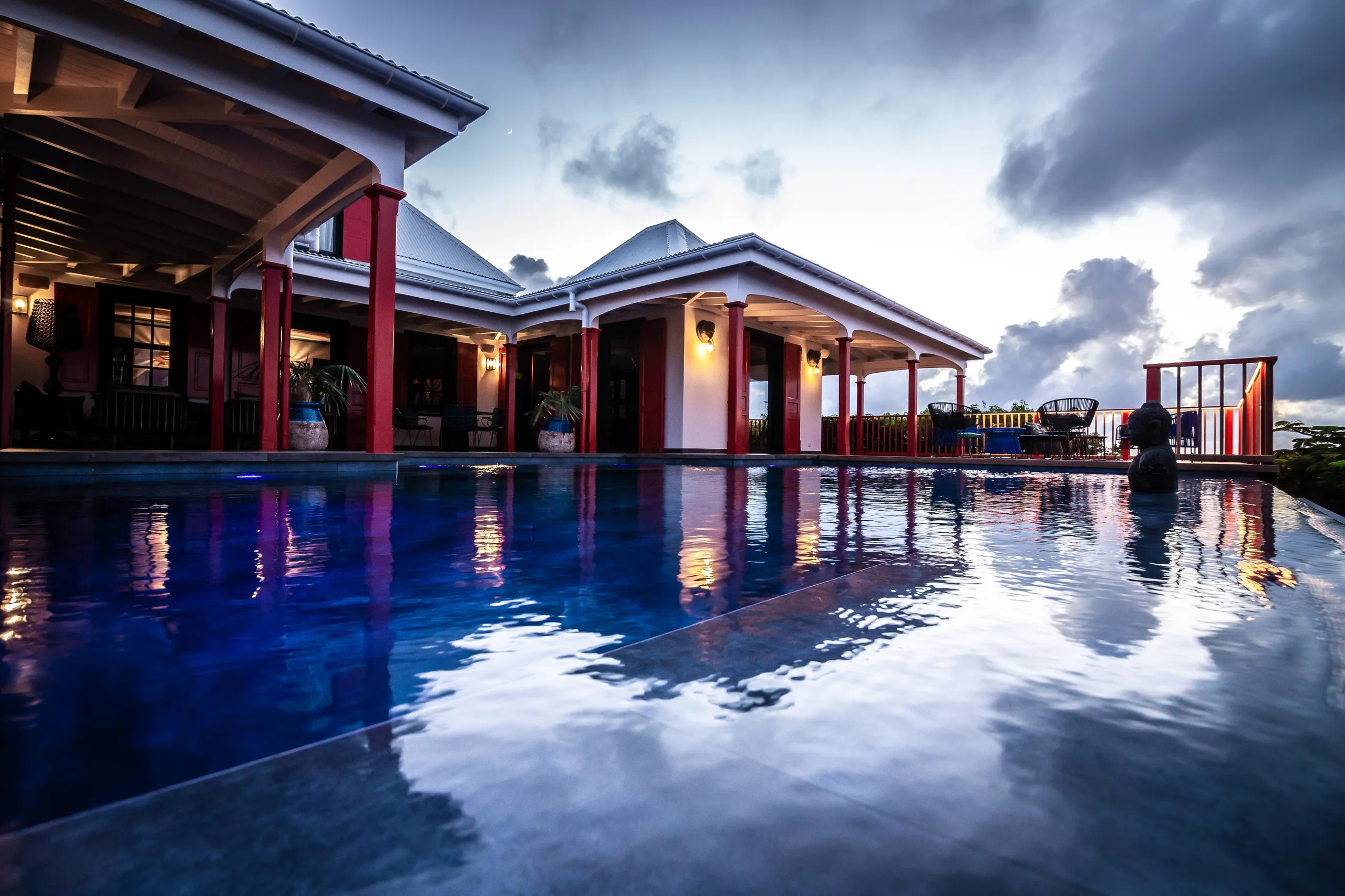 Inspiring Paradise Villa with Private Pool and Garden Trails — photograph 2