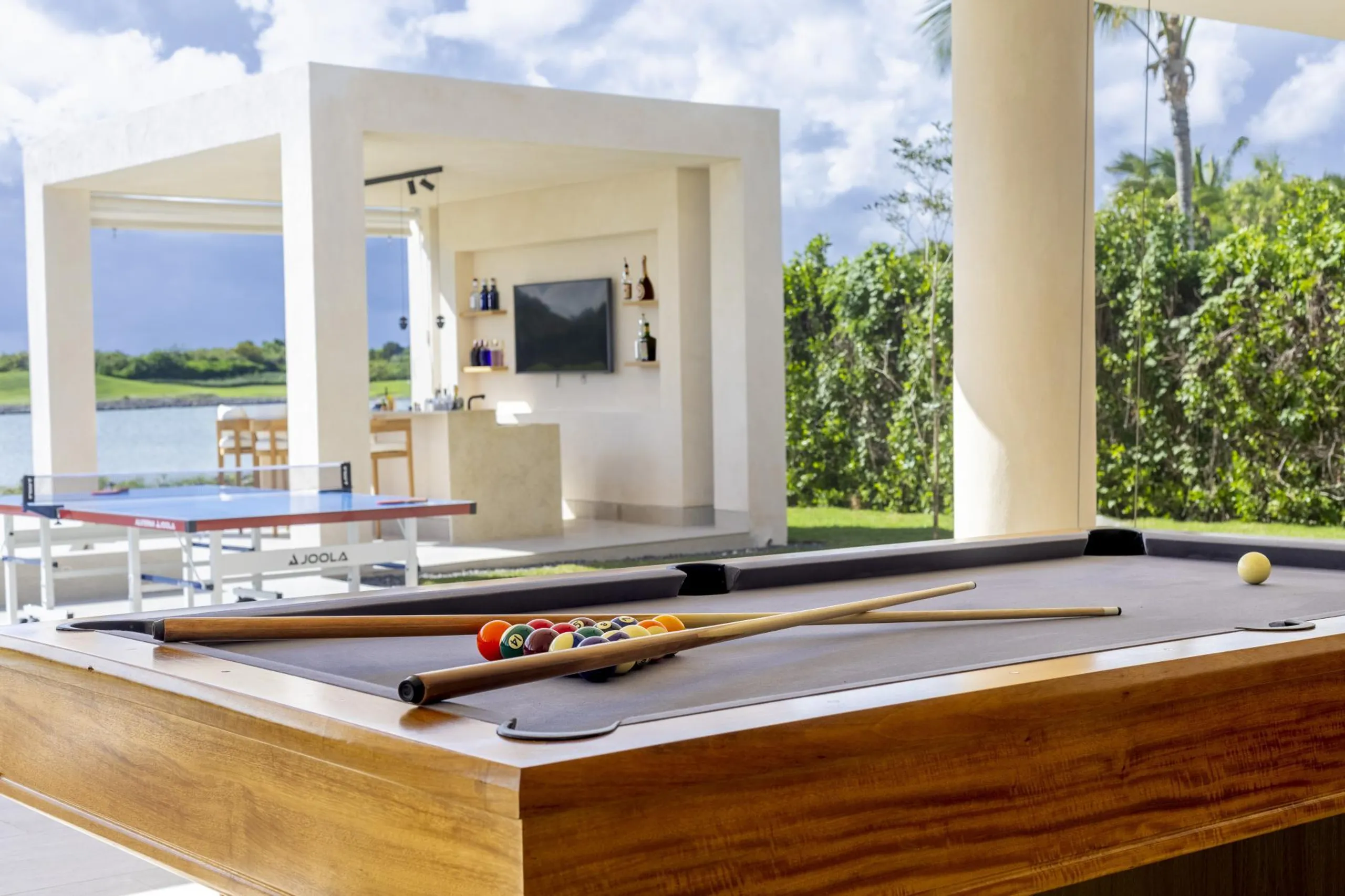 Caribbean Dream Villa: Enchanting Sunrises, Infinity Pool, and Ethnic Elegance — photograph 7