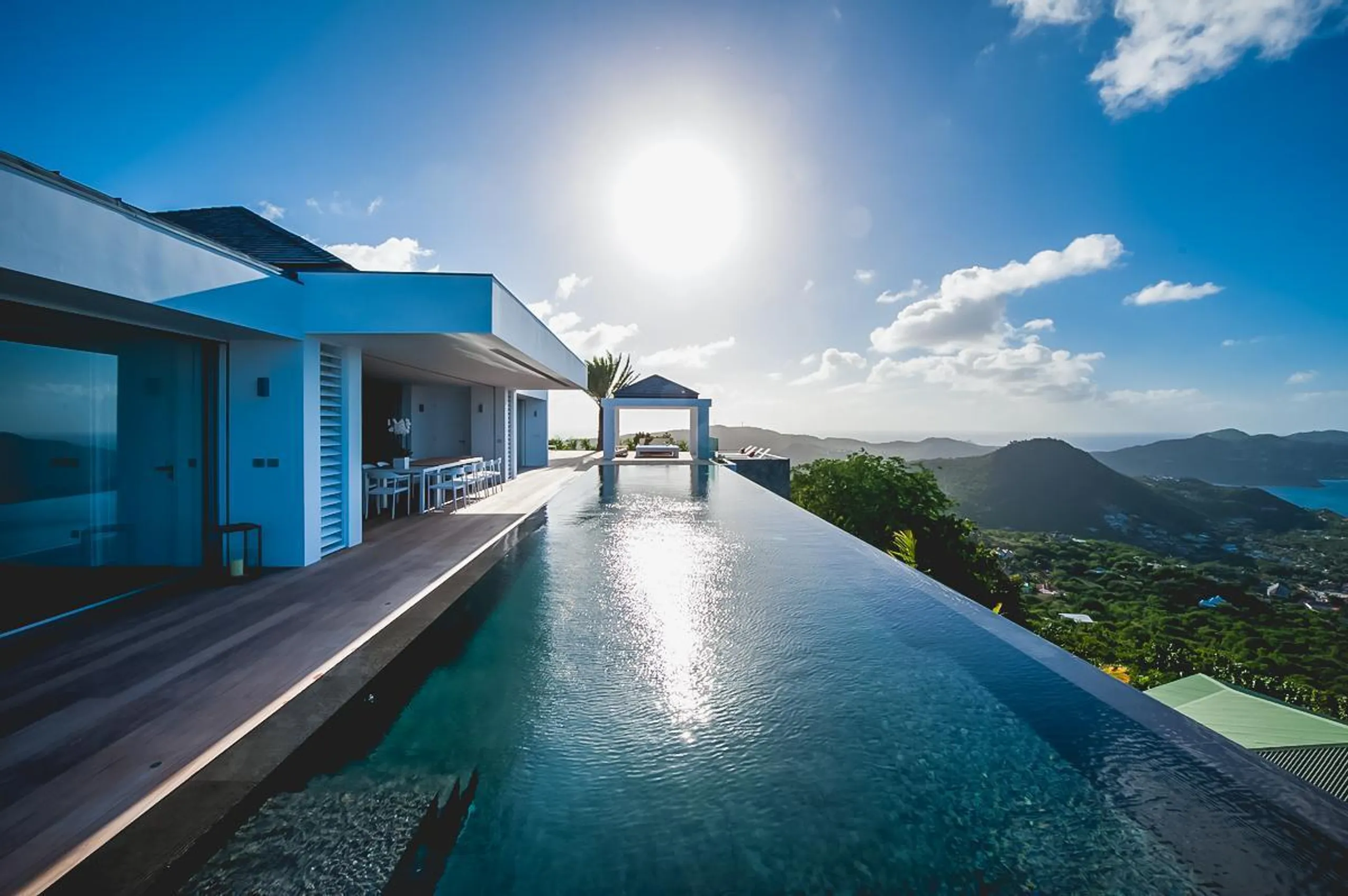 Superb Seaview Villa with Infinity Pool and Fitness Center — photograph 6