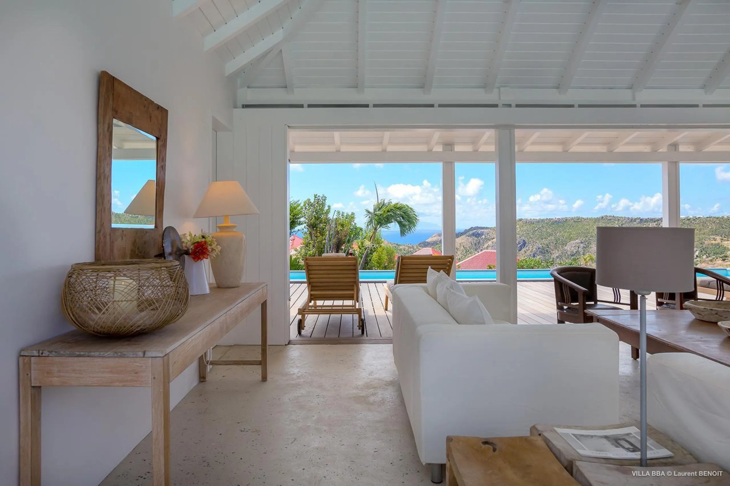 Palatial Paradise Estate with Private Pool and Ocean Views — photograph 8