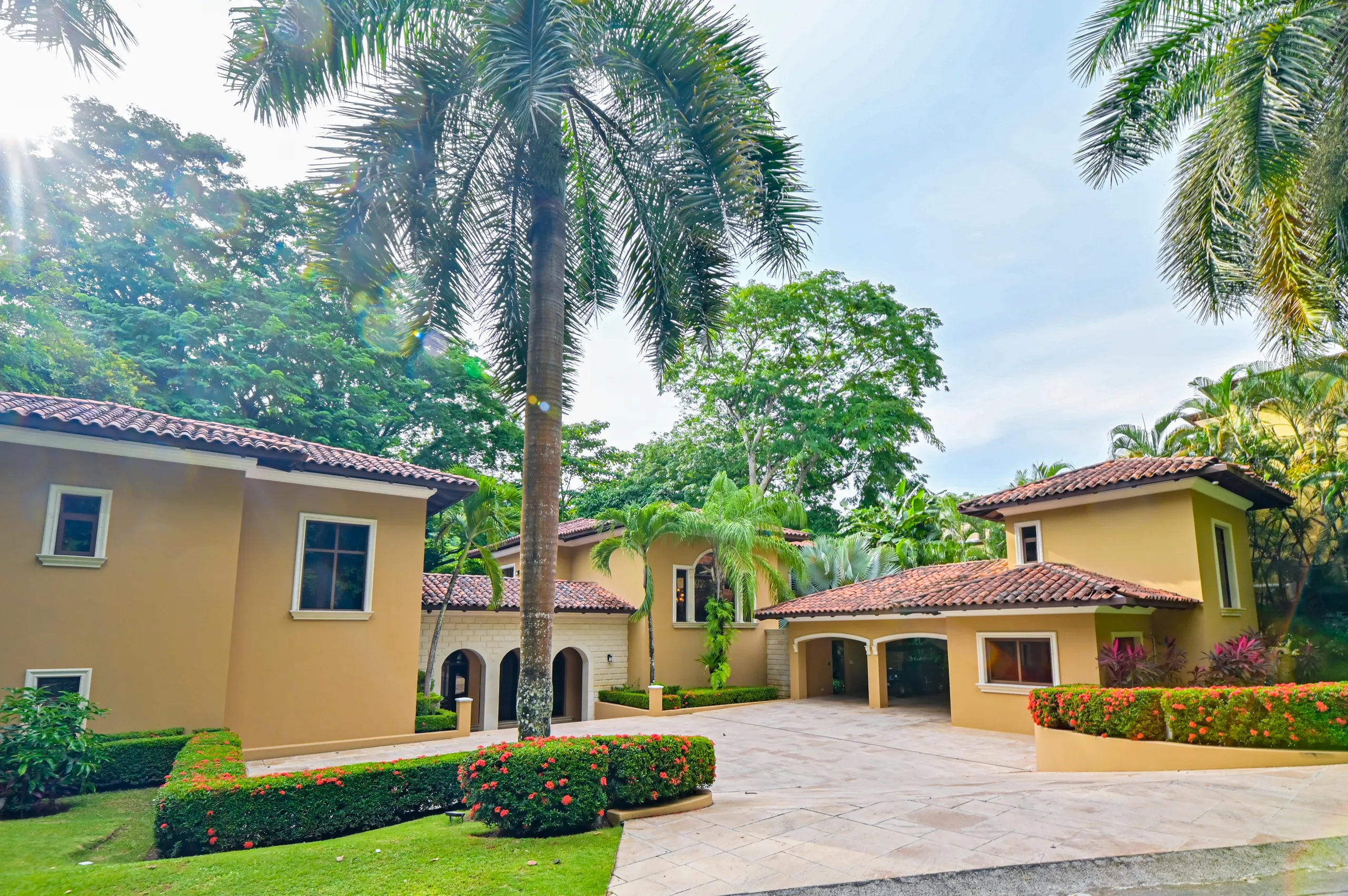Stunning Los Sueños Villa with Garden Jacuzzi, Wet Bar & Golf Course View — photograph 10