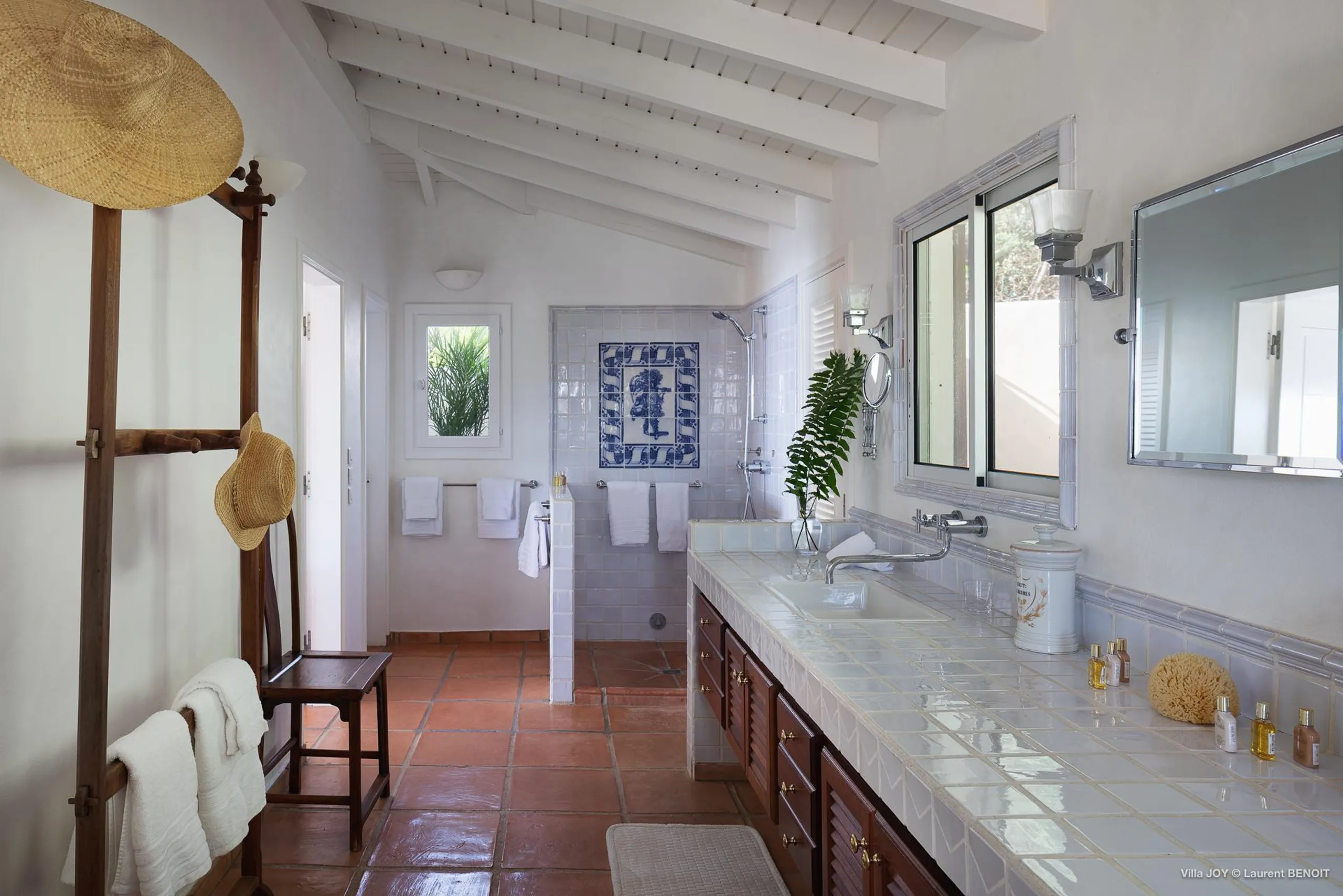 Splendid Tropical Estate with Private Pool and Panoramic Ocean Views — photograph 8