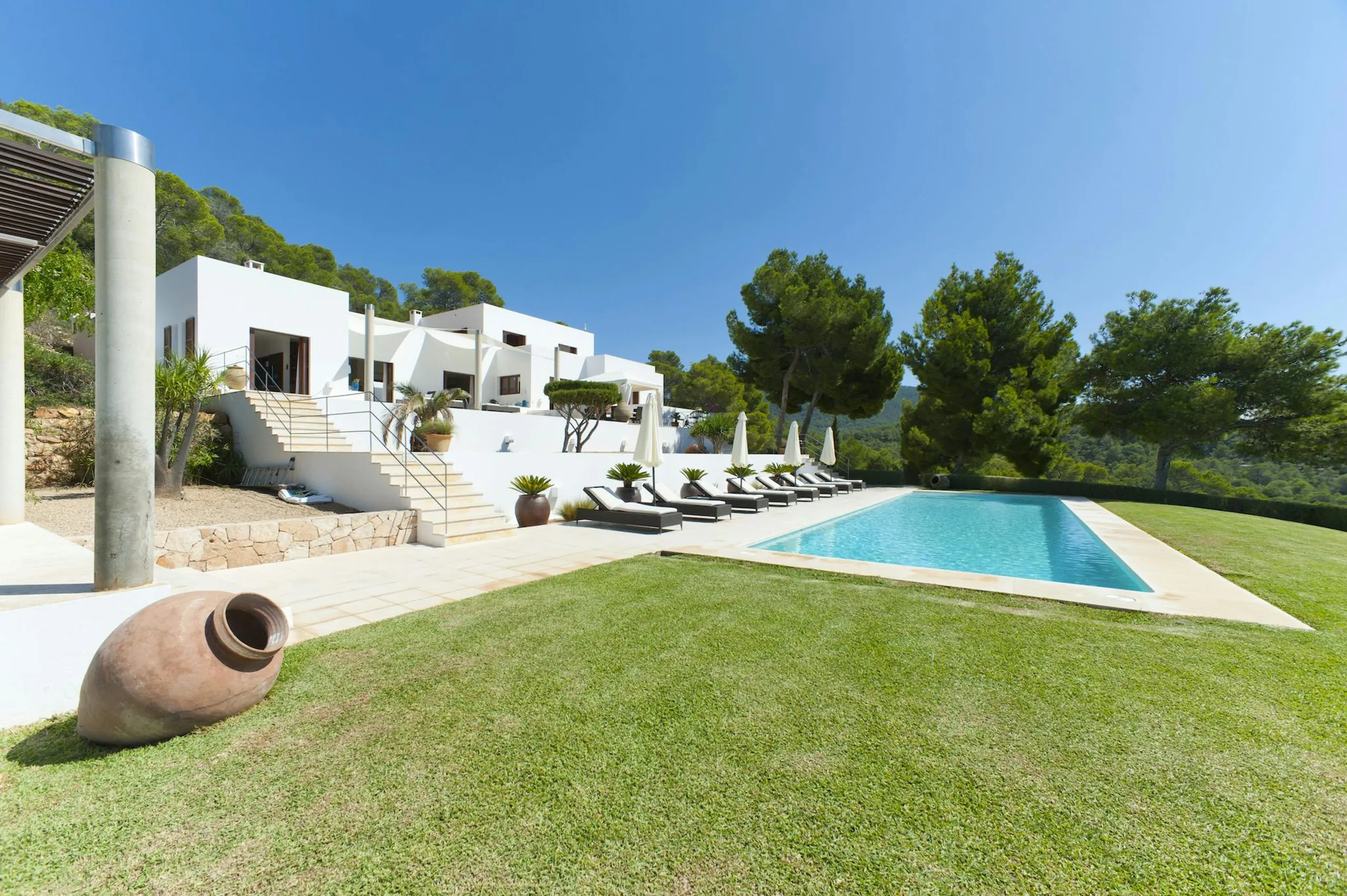 Radiant Oceanview Villa in Ibiza with Private Pool and Playground — photograph 3