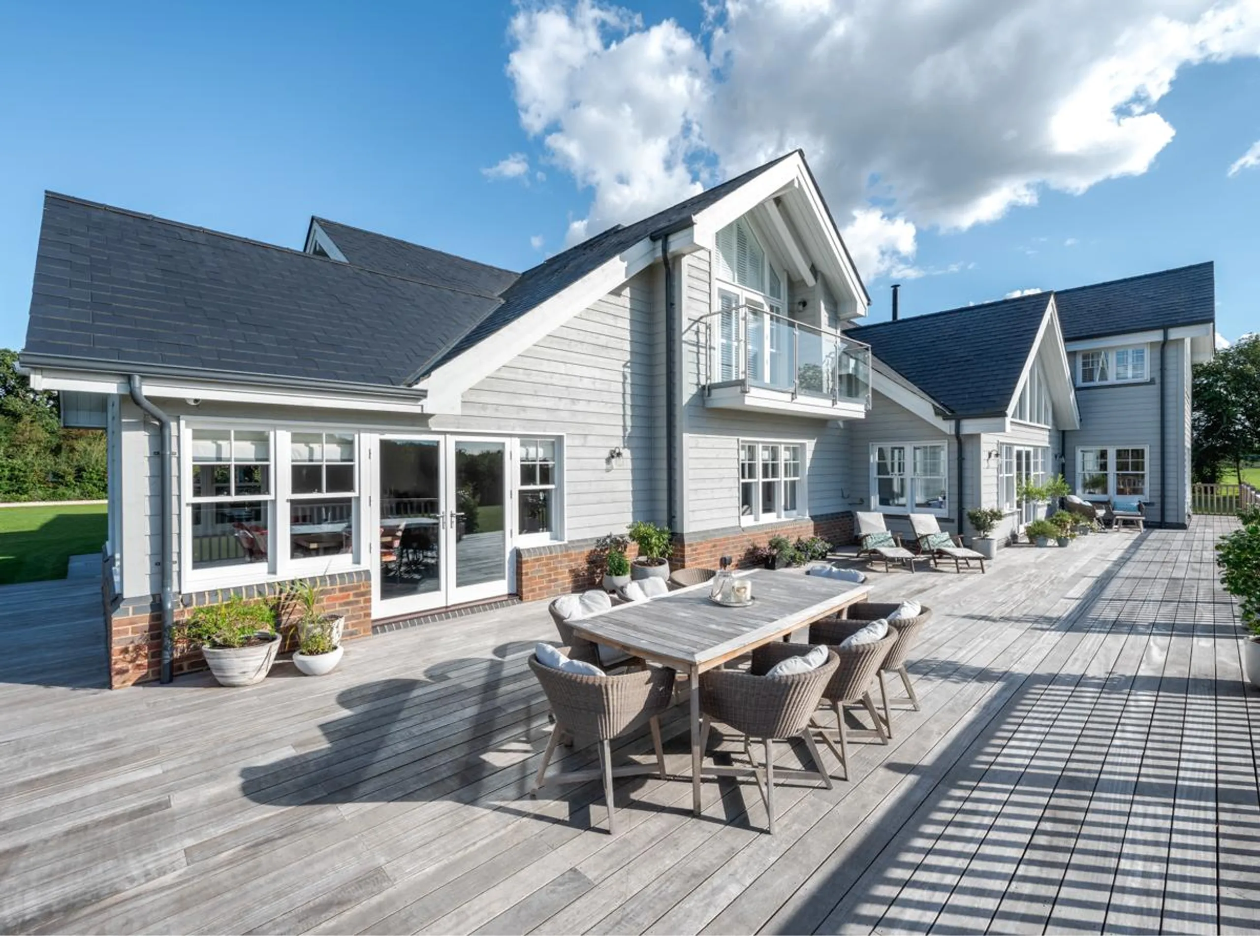 Luxurious Newly-Built Villa with Indoor Pool and Countryside Views — photograph 8