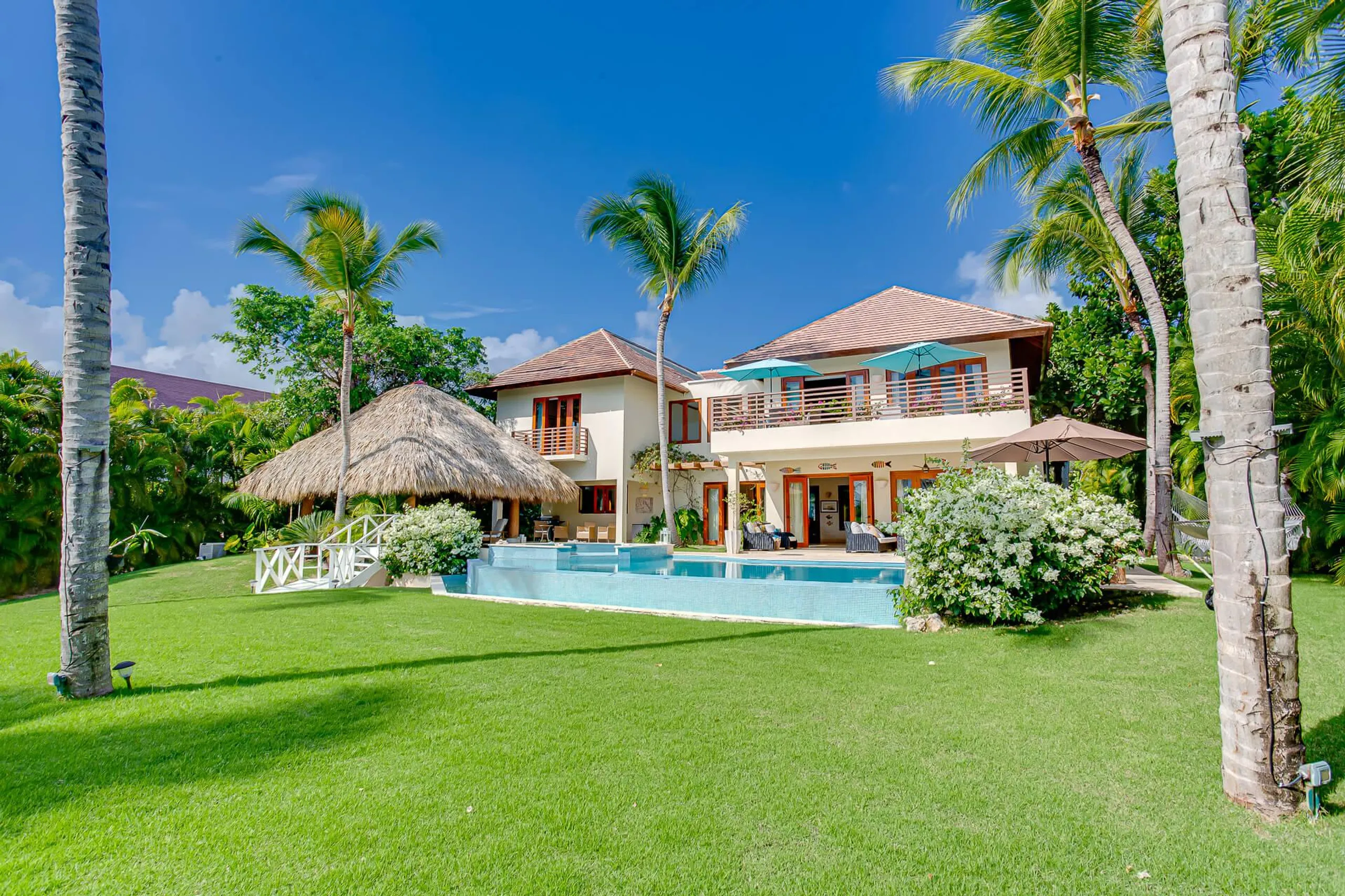 Immaculate White 5-Bedroom Villa in Punta Cana with Private Pool, Punta Cana