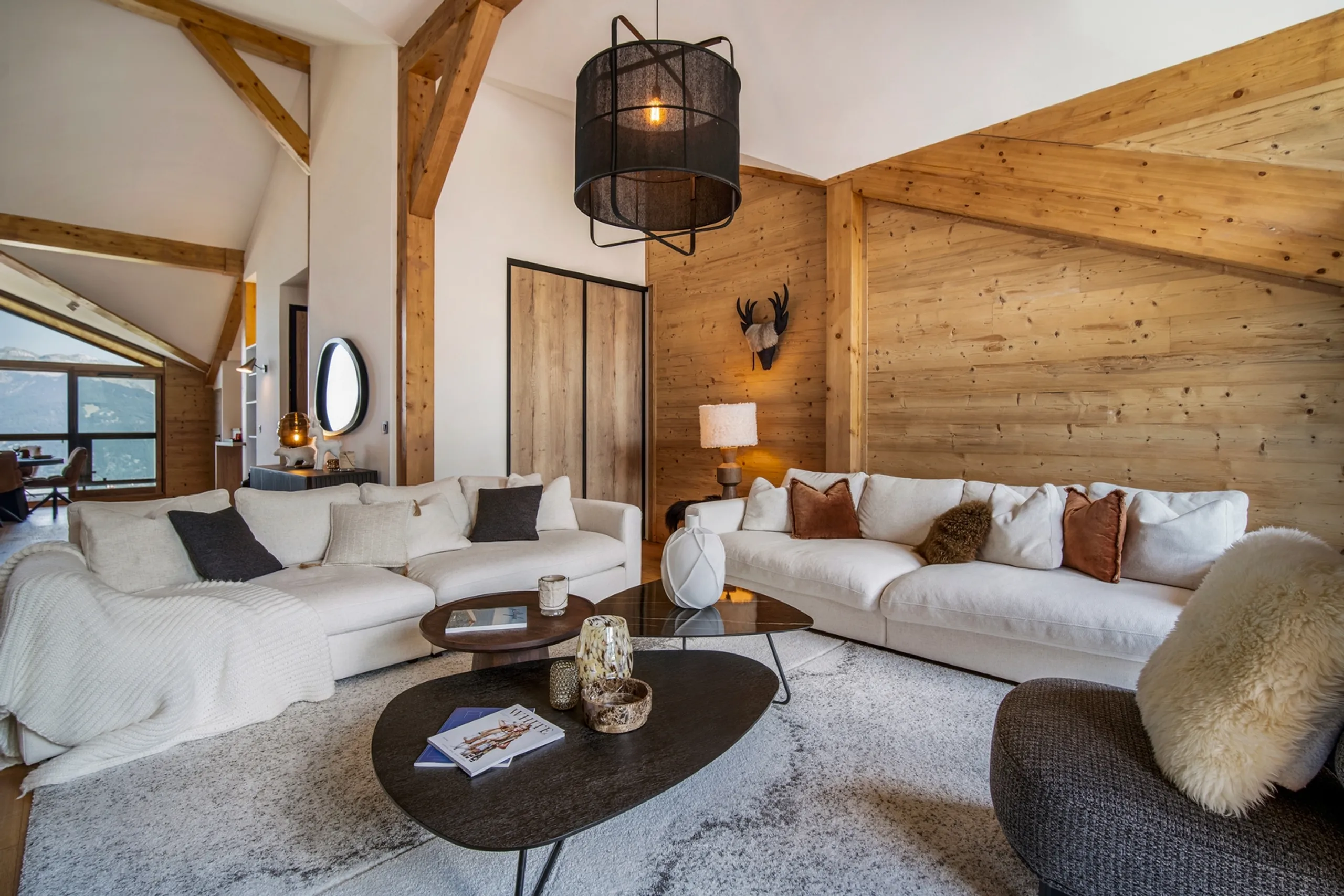 Courchevel Penthouse: Luxe 4-Room Escape with Mountain Views — photograph 12