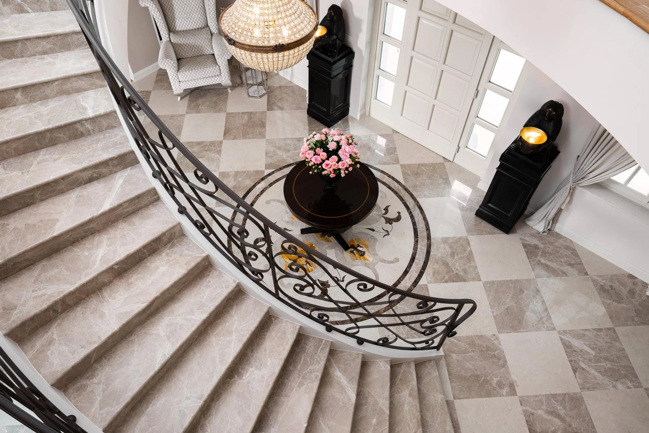 Palatial Gleaming White Villa with Private Pool a Scenic Views — photograph 9