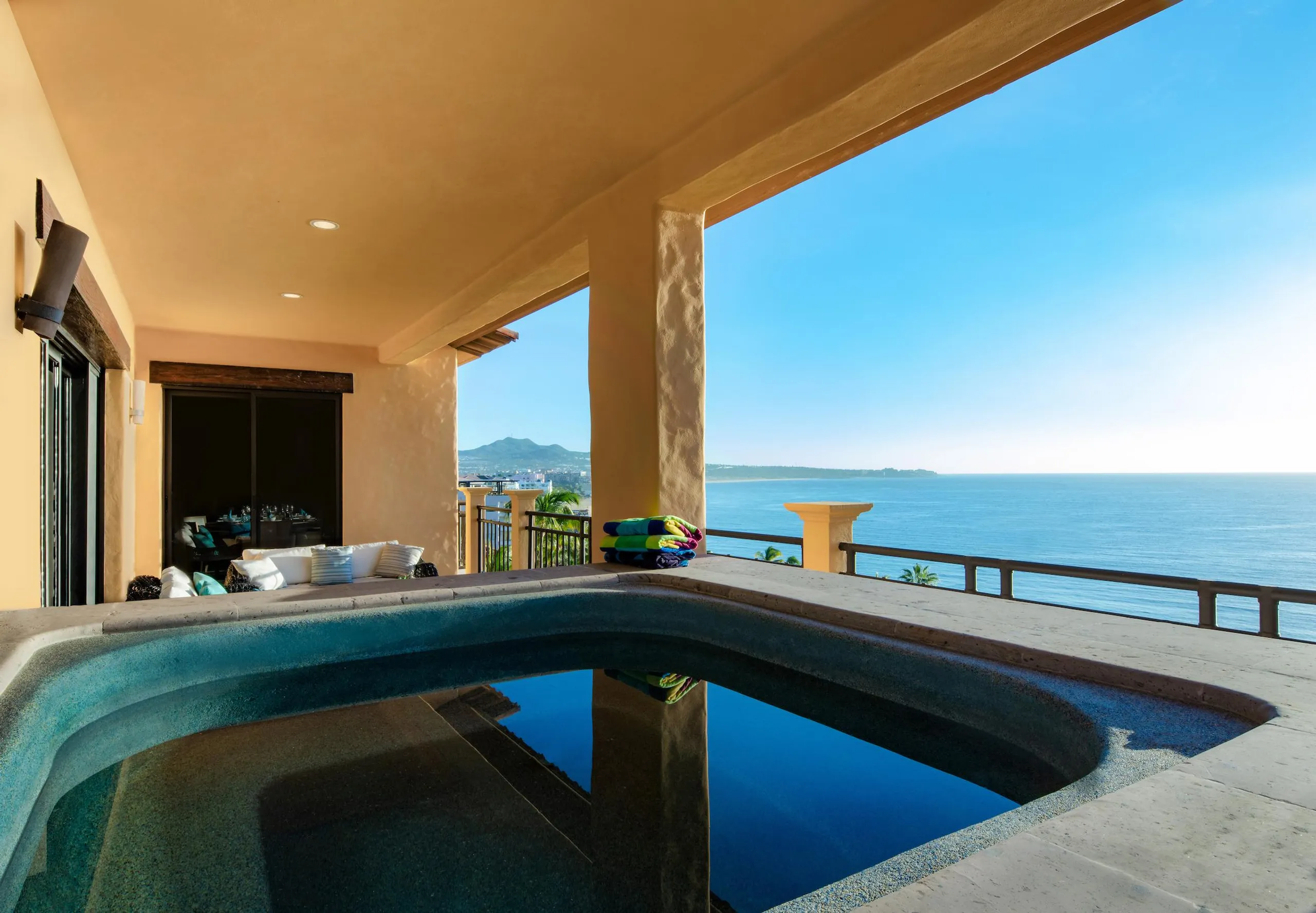 Perfect Penthouse with Captivating Views of Lands End and the Sea of Cortez — photograph 8