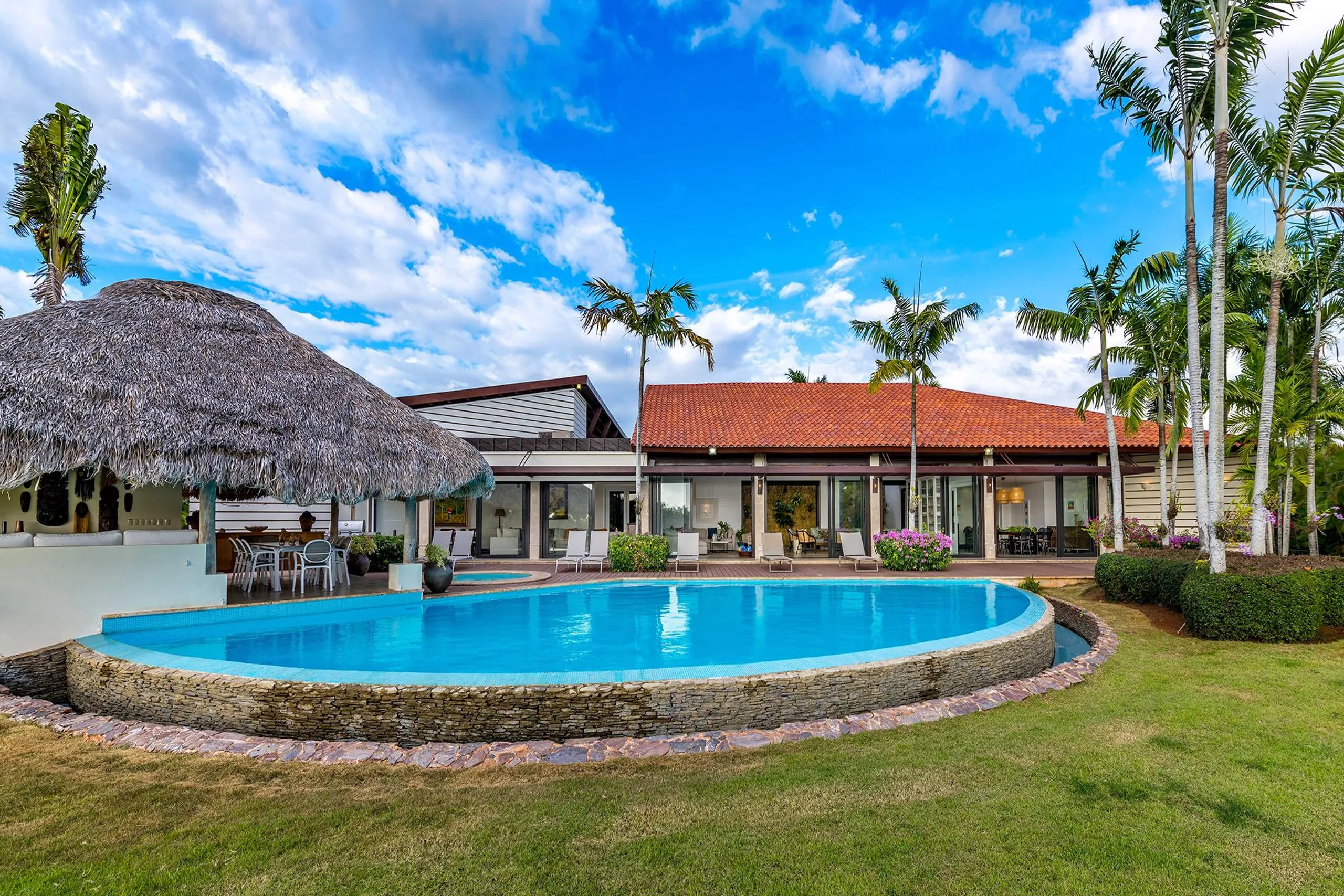 Marvelous 6BR Retreat with Casa de Campo Marina and La Romana Country Club Nearby — photograph 2