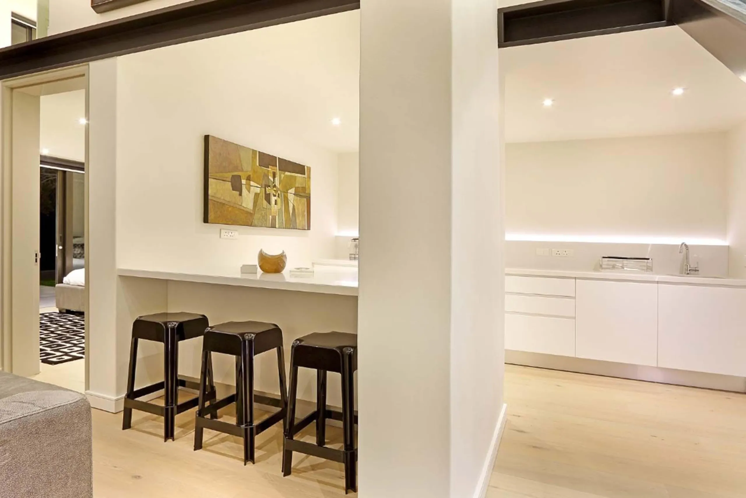 Magnificent Modern Contemporoary Villa with Sweeping Ocean Views — photograph 12