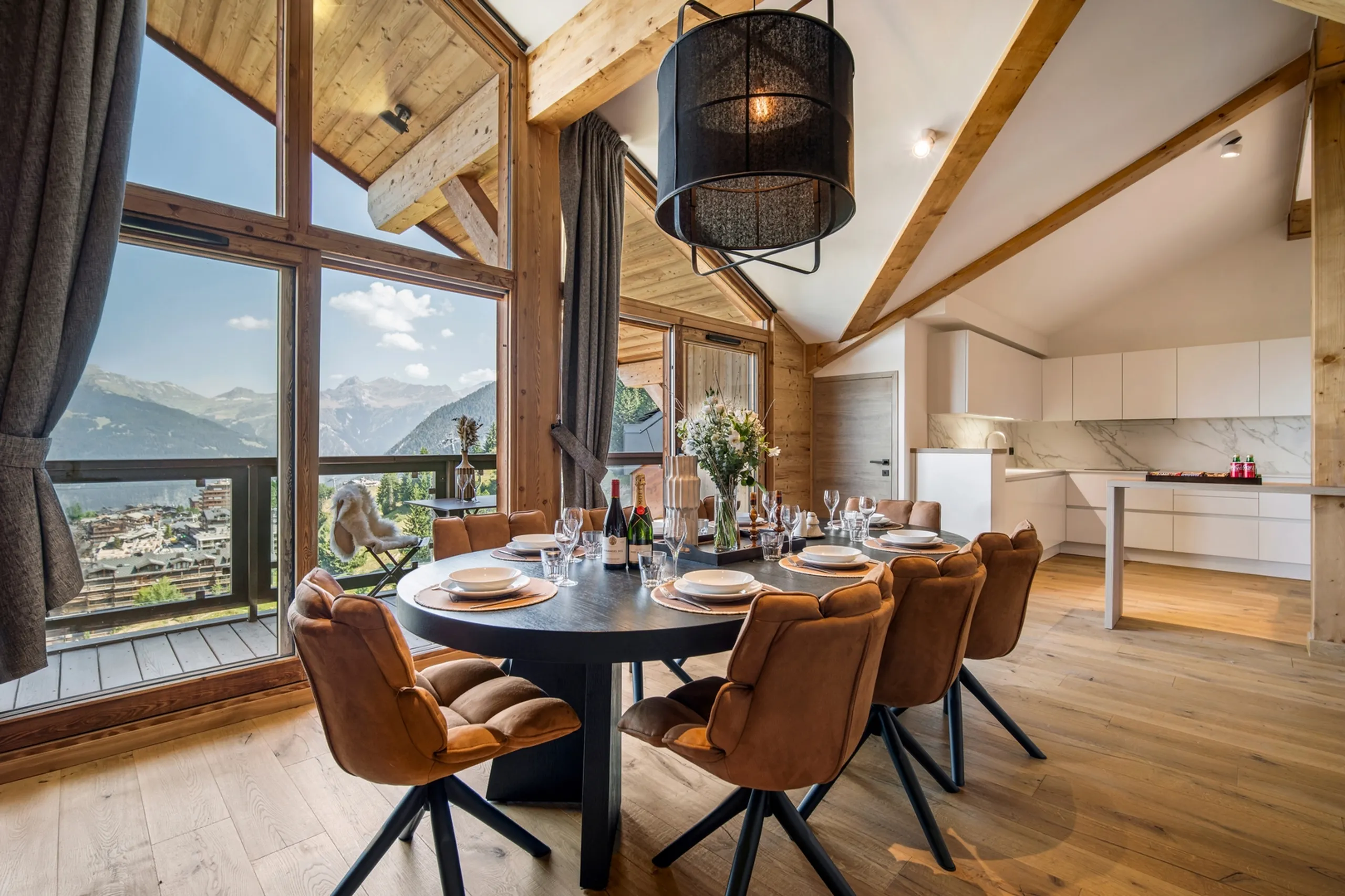 Courchevel Penthouse: Luxe 4-Room Escape with Mountain Views — photograph 5