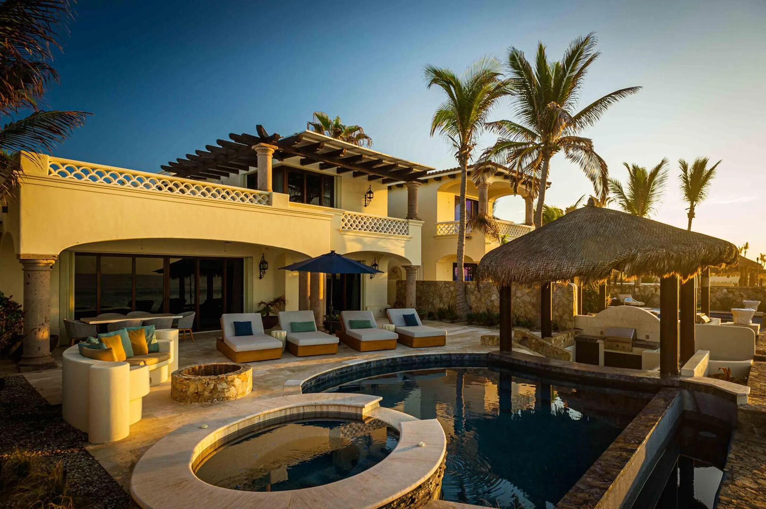 Grandiose Villa with Private Infinity Pool Overlooking the Sea of Cortez — photograph 9