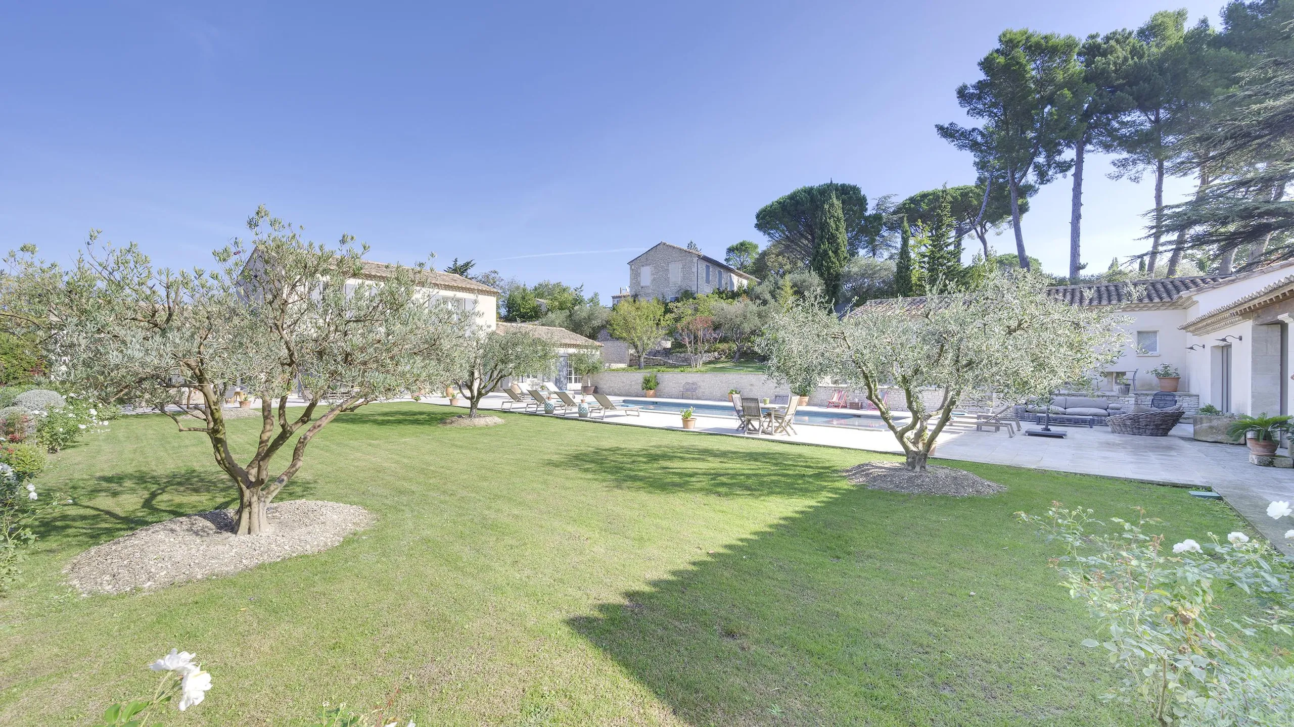 Luxury Escape Villa with Poolside Symphony VILLAWAY® — photograph 12