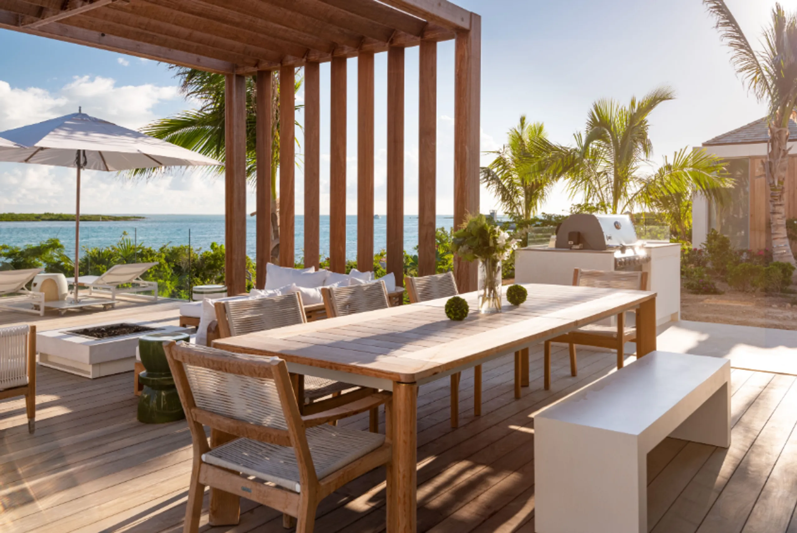 Exceptional Luxury Villa with Heated Infinity Pool and Panoramic Ocean View — photograph 11