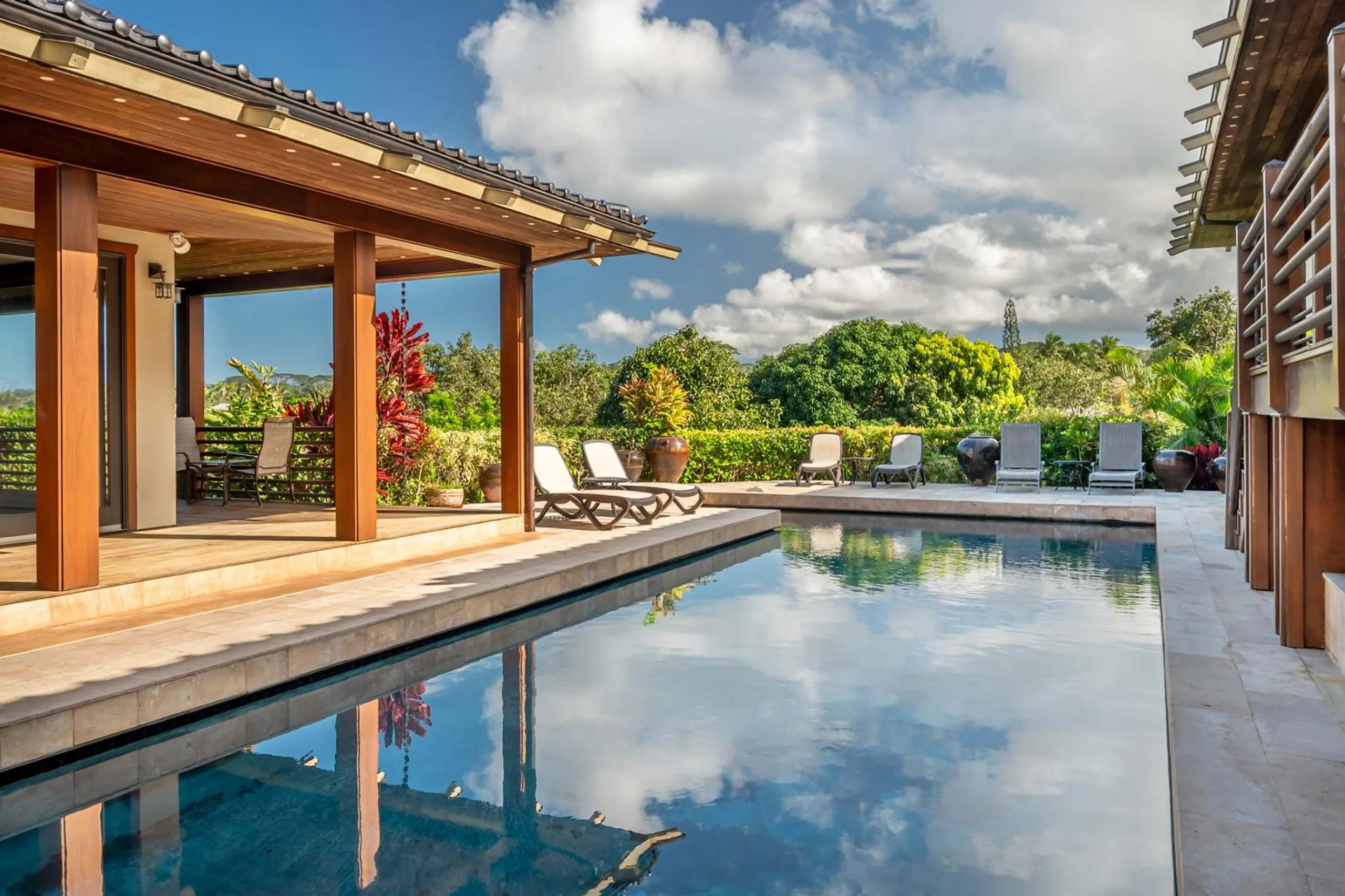 Modern Asian Island Villa with Private Pool and Heavenly Ocean Views — photograph 3