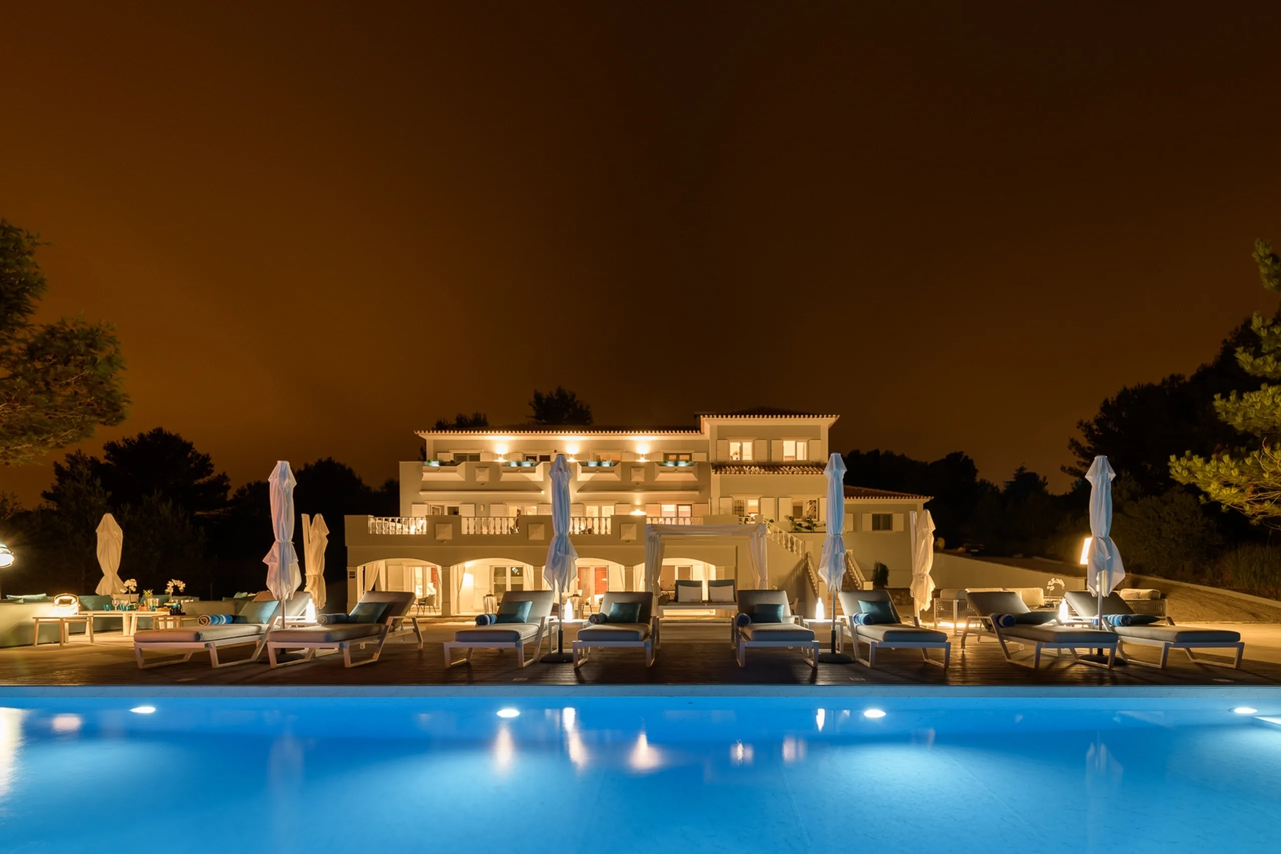 High-End Sintra Villa with Private Heated Pool, & Unrivaled Mountain Views — photograph 8