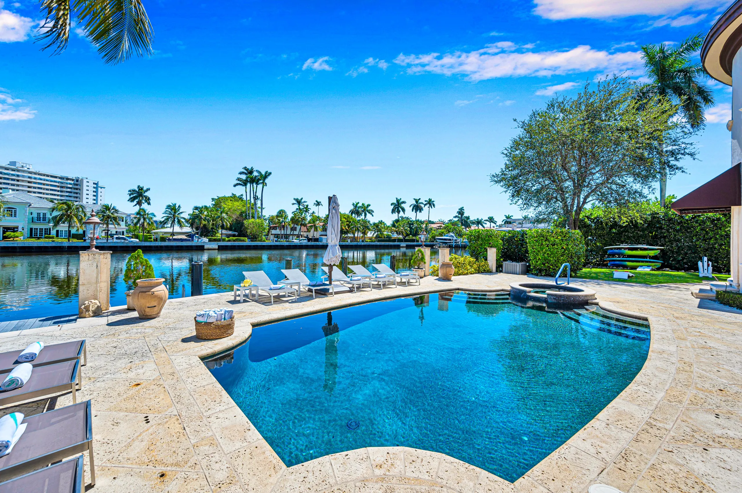 Majestic Waterfront Villa with Heated Pool, Canal View & Access — photograph 9