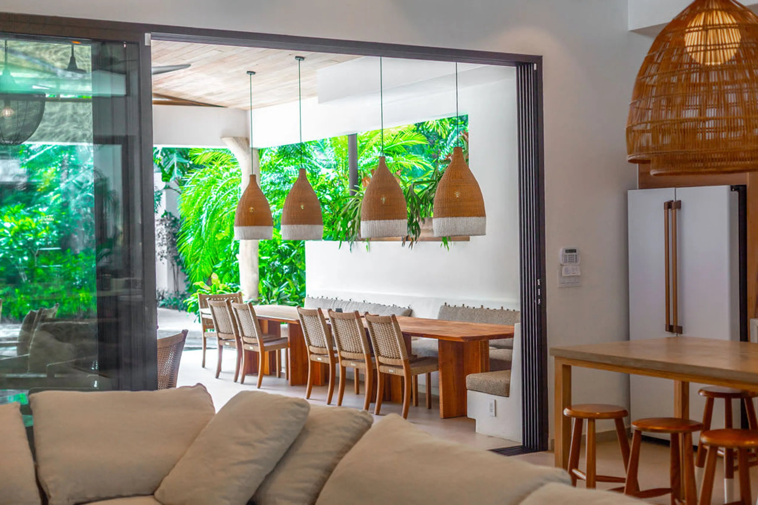 Eco-Luxury Villa with Private Pool and Beach Access — photograph 10