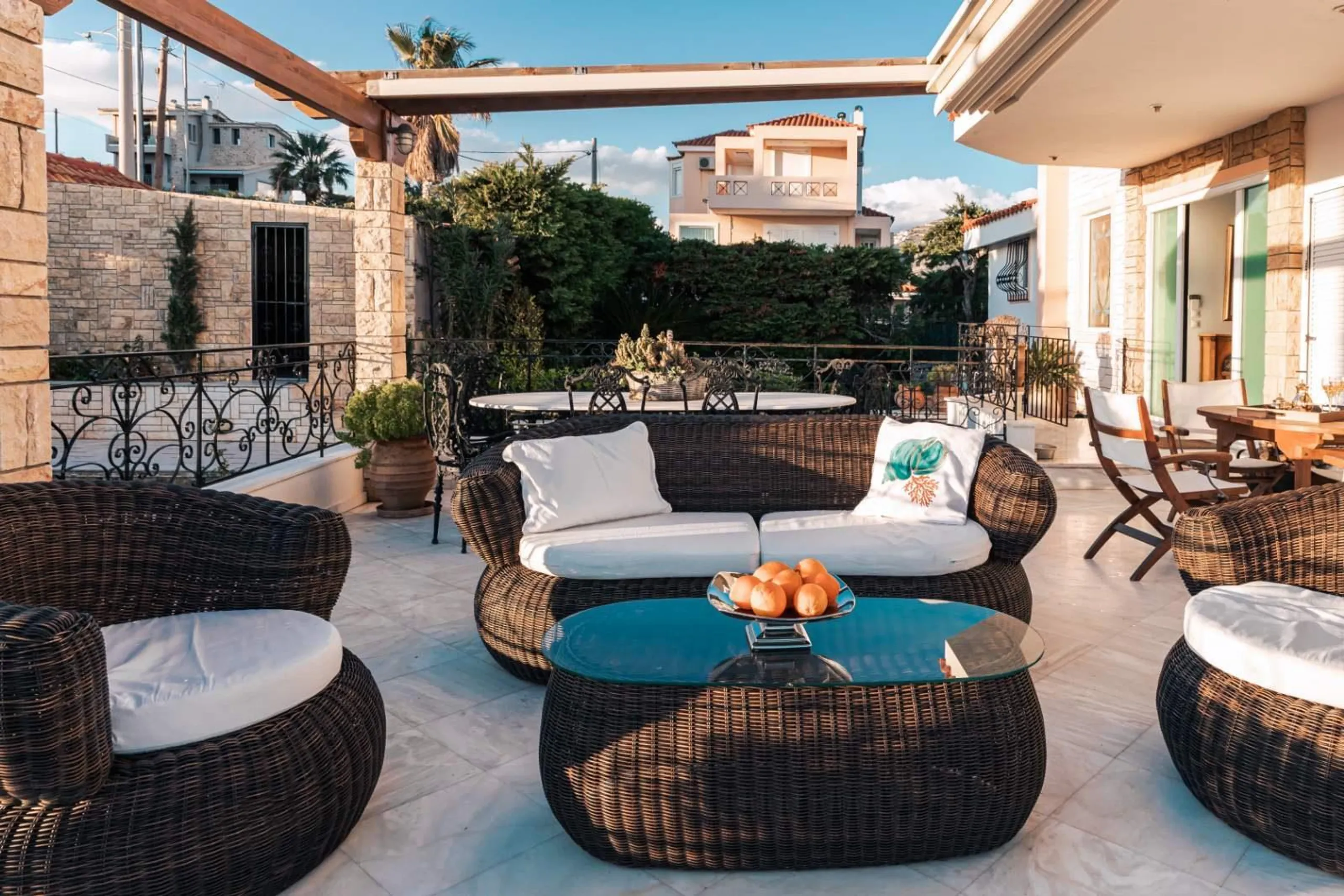 Pristine Luxury Villa with Outstanding Views and Private Pool — photograph 3