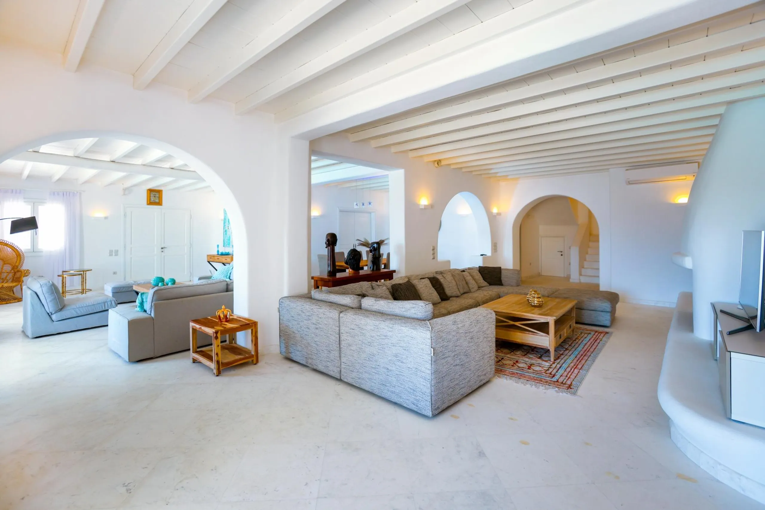 Glorious Mykonos Retreat with Private Pool — photograph 8