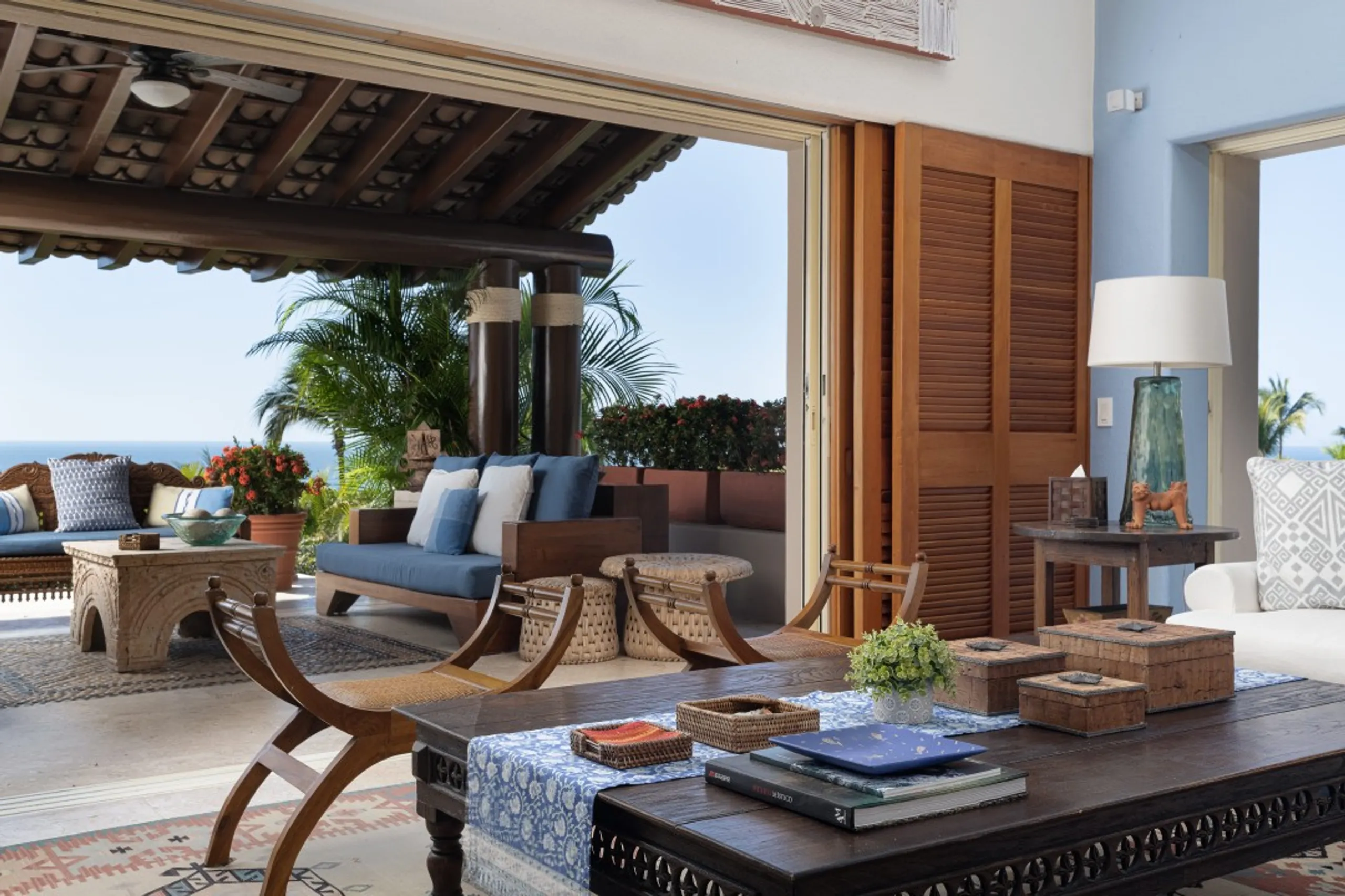 Oceanfront 4-Bedroom Villa with Private Pool and Resort Access — photograph 3