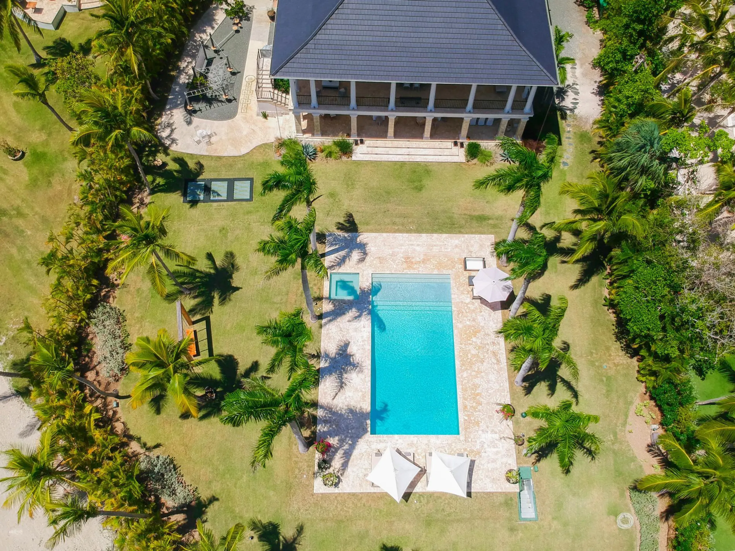 Prime Beachside Villa with Private Pool at La Cana Golf & Beach Club with Expansive Gardens — photograph 4