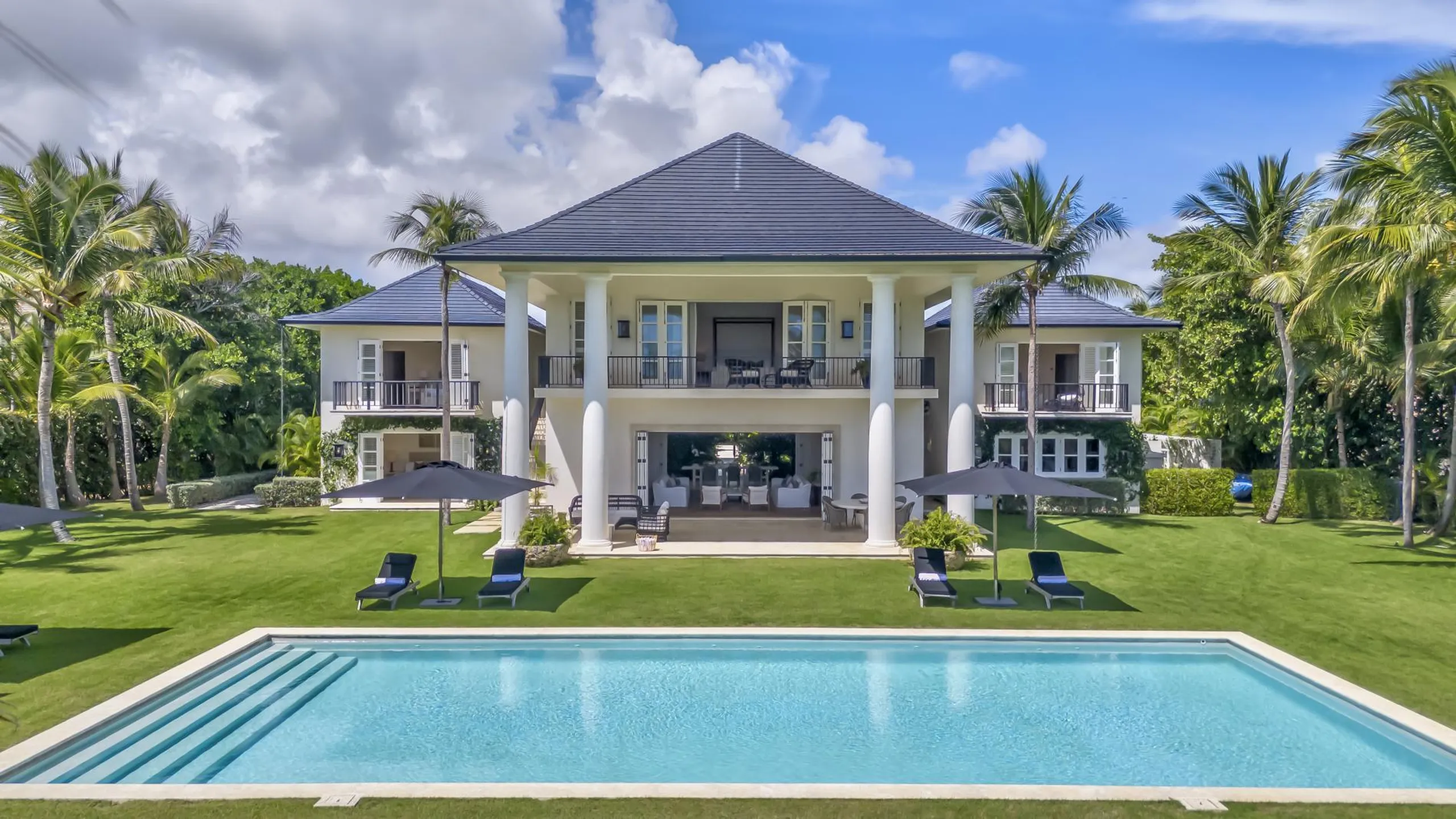 Elegant Coastal Villa with Pool and Lush Gardens, Punta Cana
