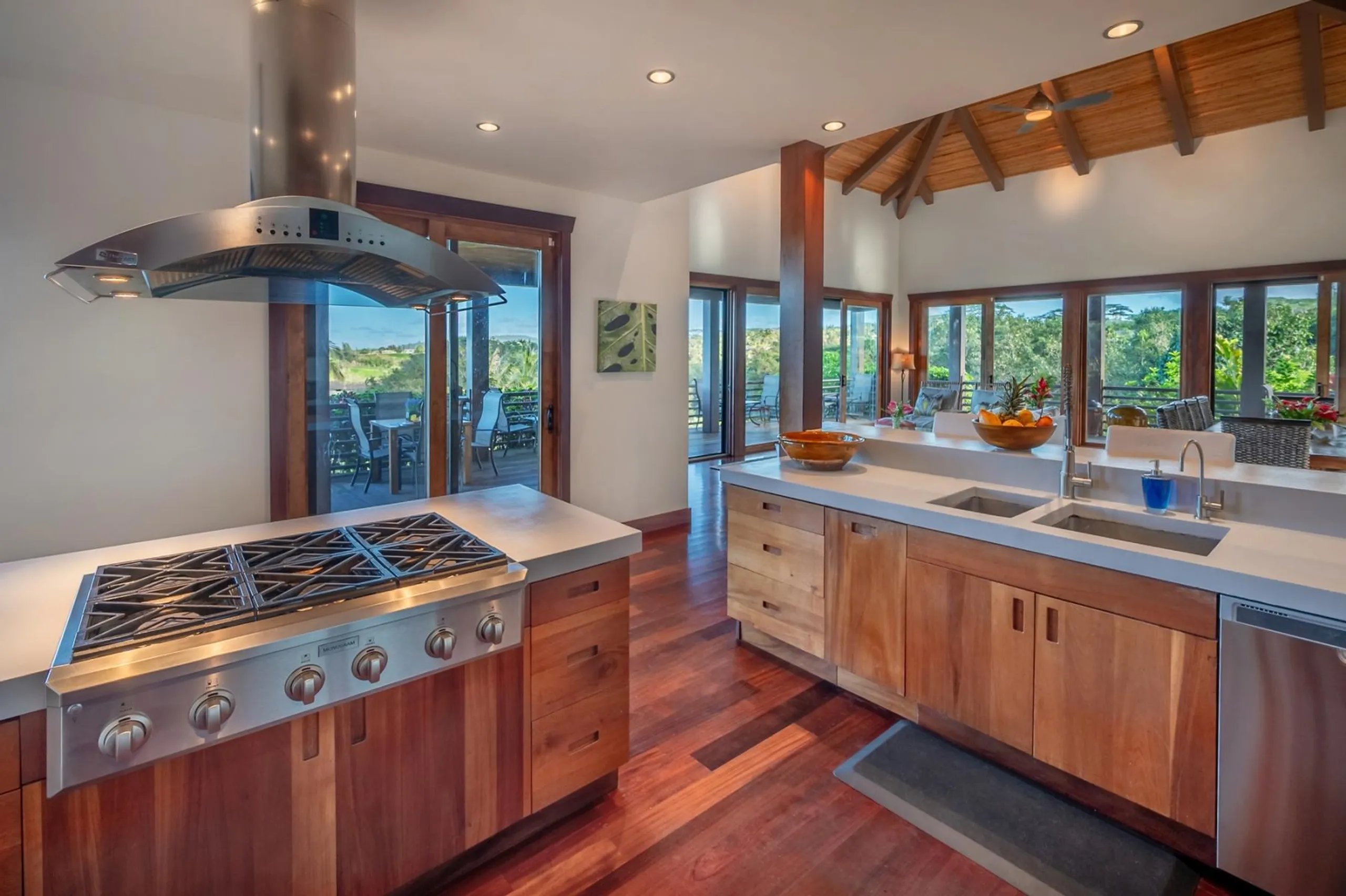 Modern Asian Island Villa with Private Pool and Heavenly Ocean Views — photograph 8