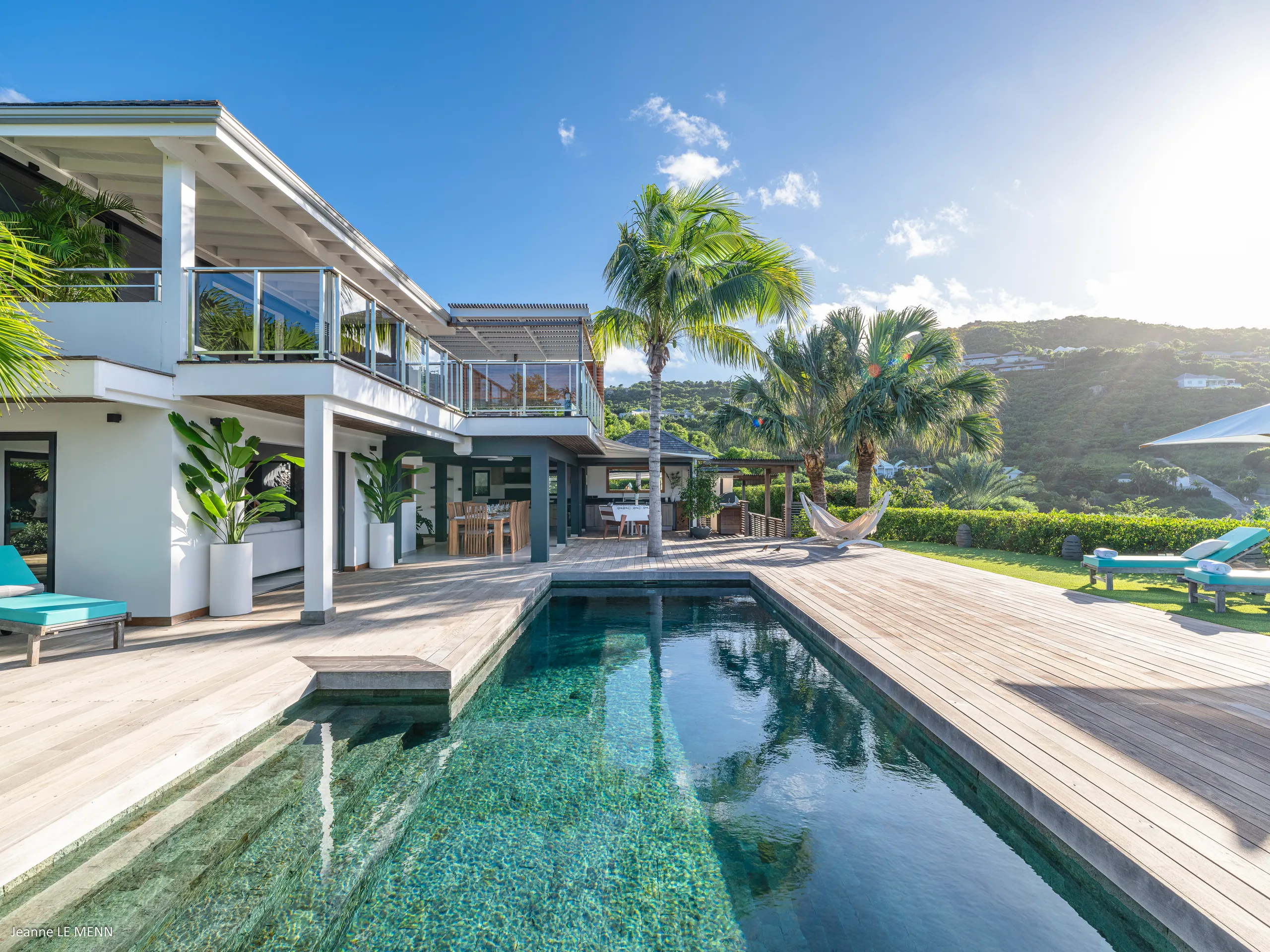 Graceful Marigot Villa with with Pool, Gym & Bay Views — photograph 3