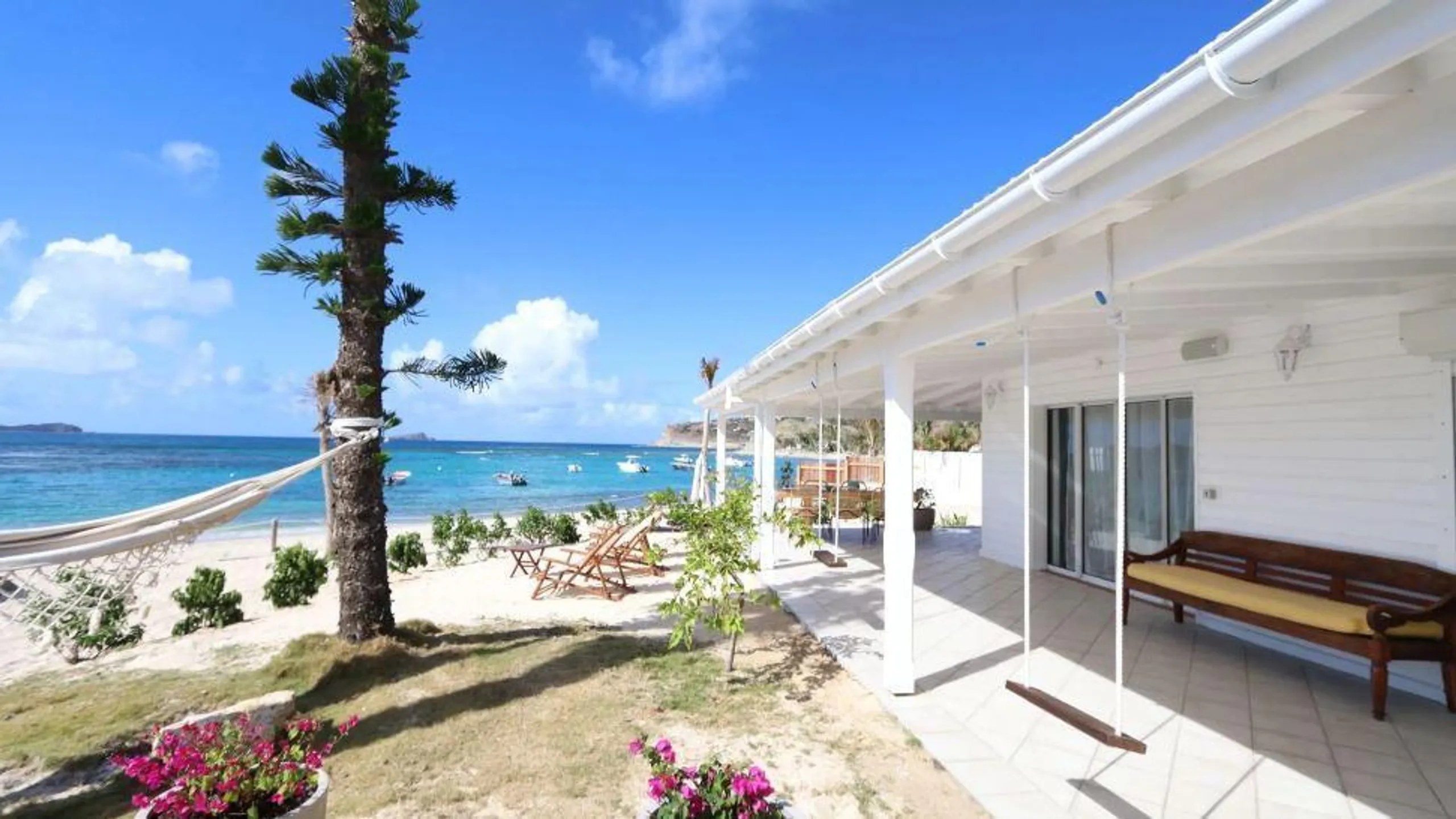 Relaxing Oasis Villa with Ocean Views and a Jacuzzi in St. Barths — photograph 9