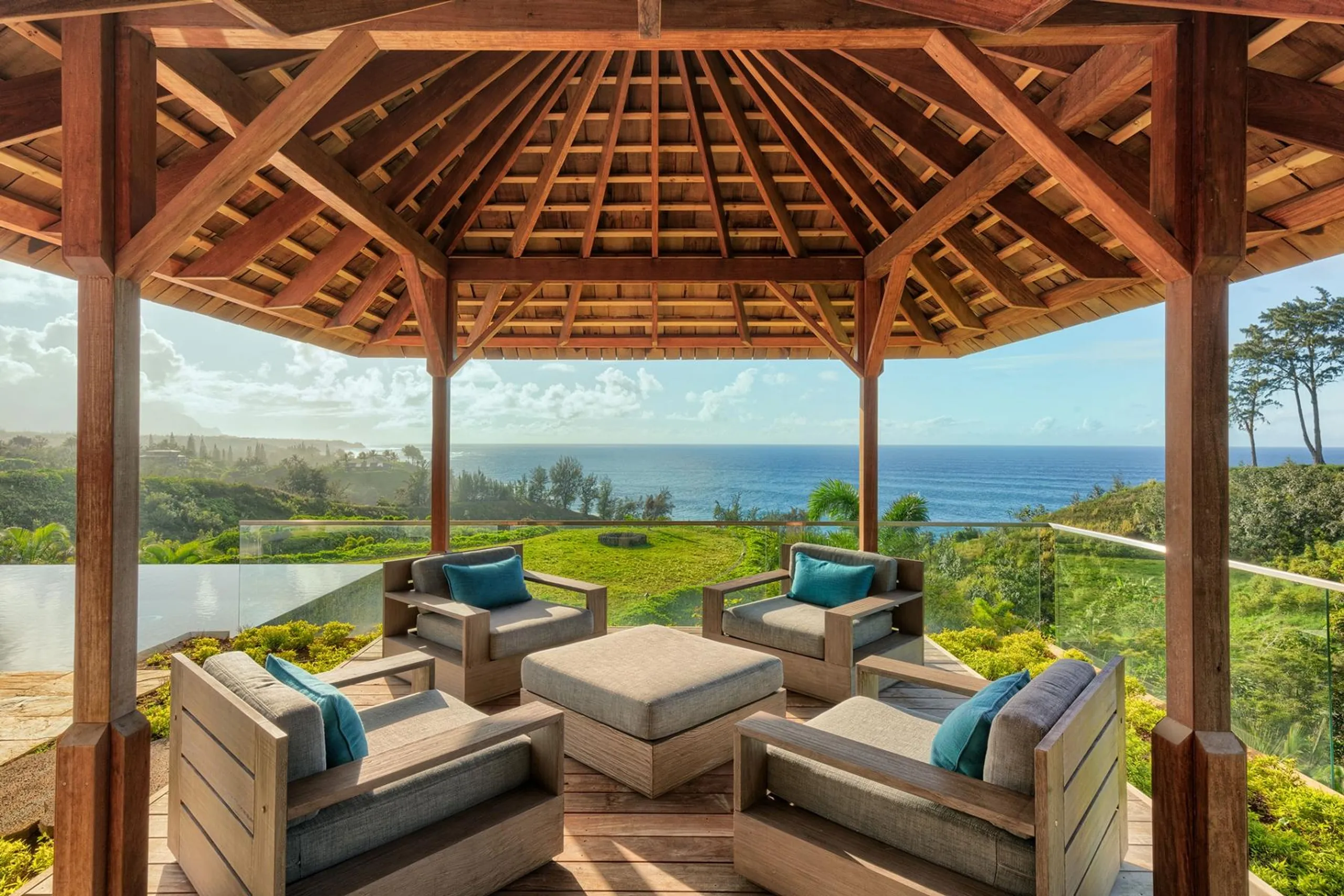 Azure Cliffs Sanctuary Estate with Ocean View Infinity Pool — photograph 9
