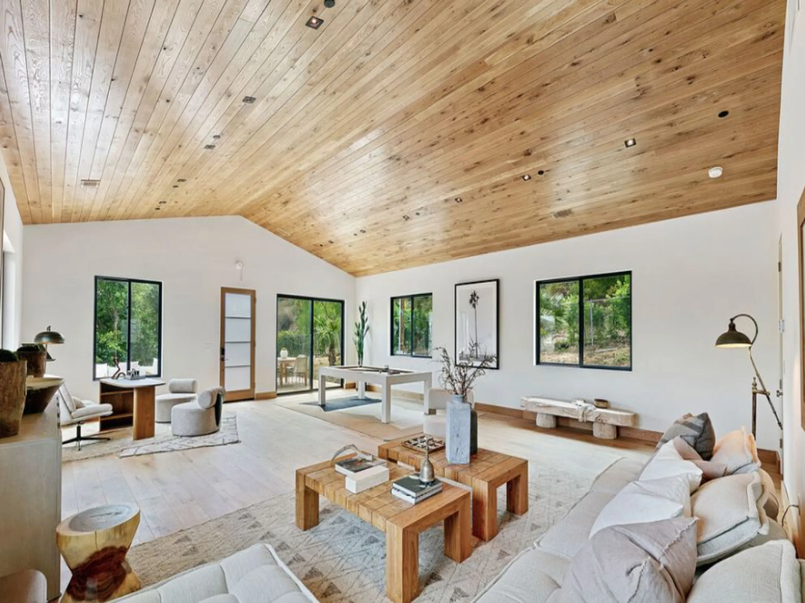 Architectural Malibu Farmhouse with Creative Studio, Pool & Two-Acre Ground — photograph 7
