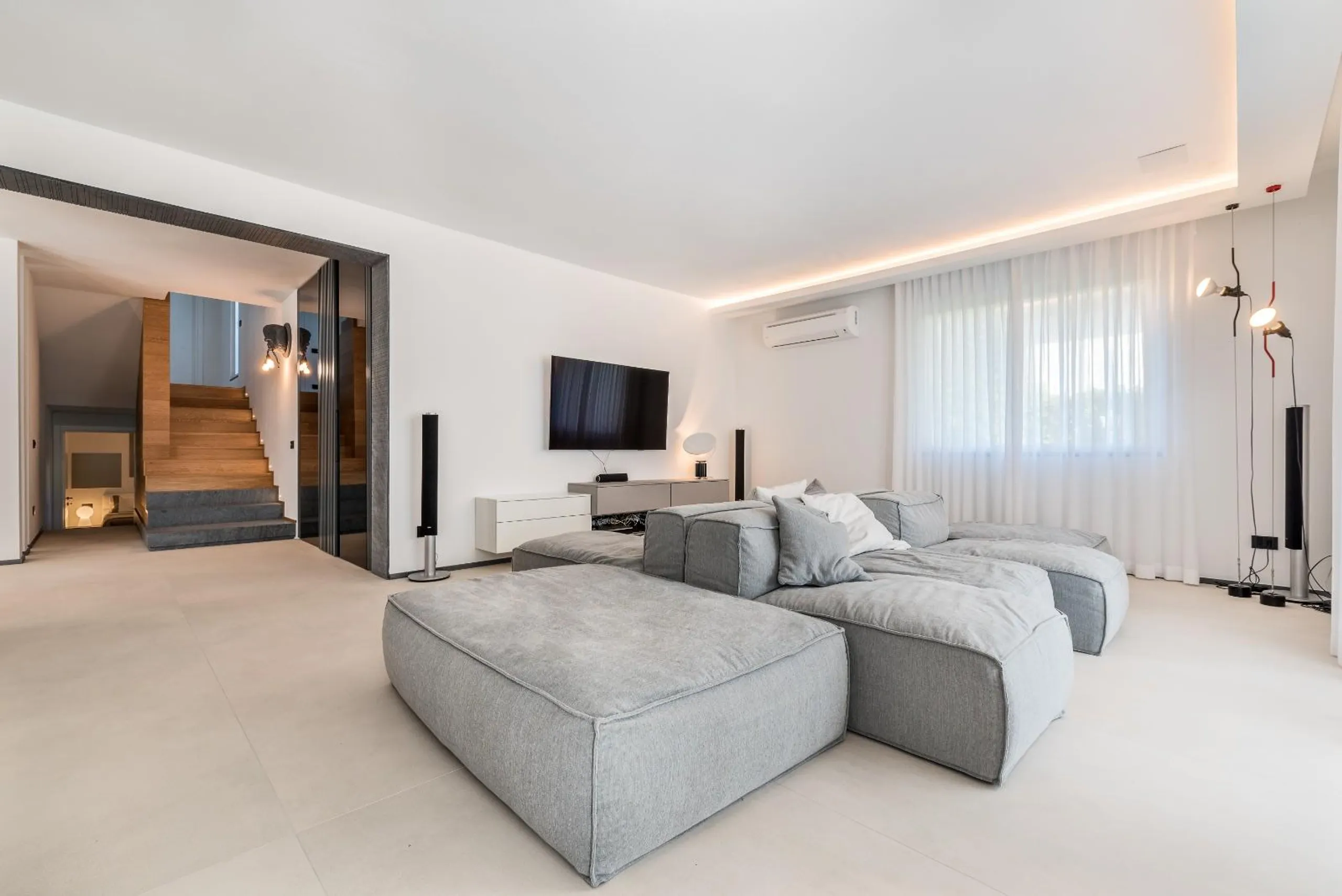 High-End Villa in Versilia with Private Heated Pool, and Steps from the Beach — photograph 9
