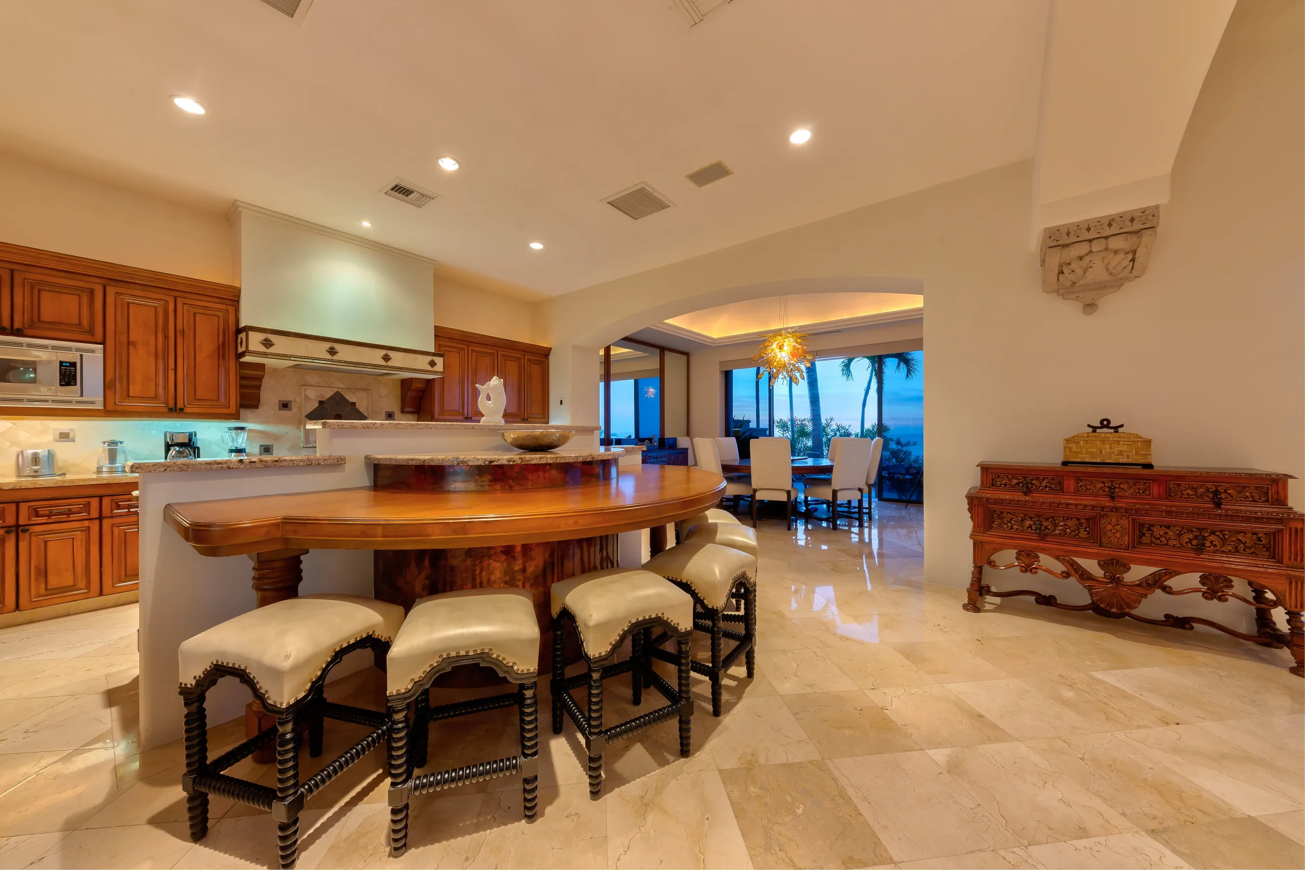 Majestic 4000 Sqt Beachfront Villa with Private Swimming Pool and Club Access — photograph 9