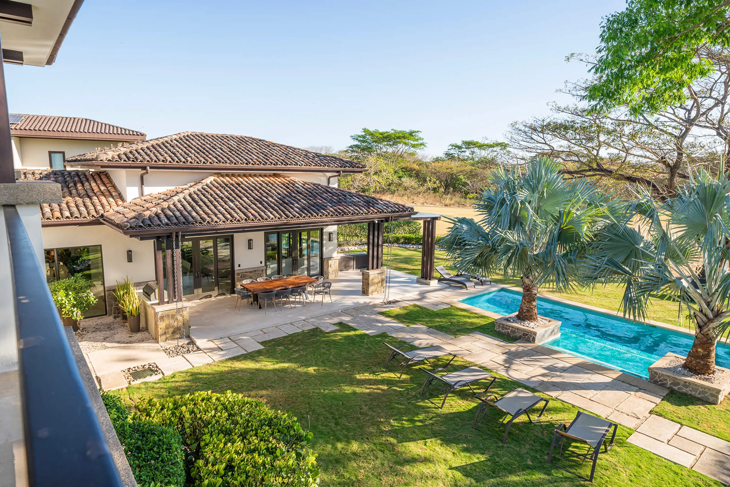 Elegant Hacienda Pinilla Villa with Private Pool, Beach Access, and Golf Course Views — photograph 3