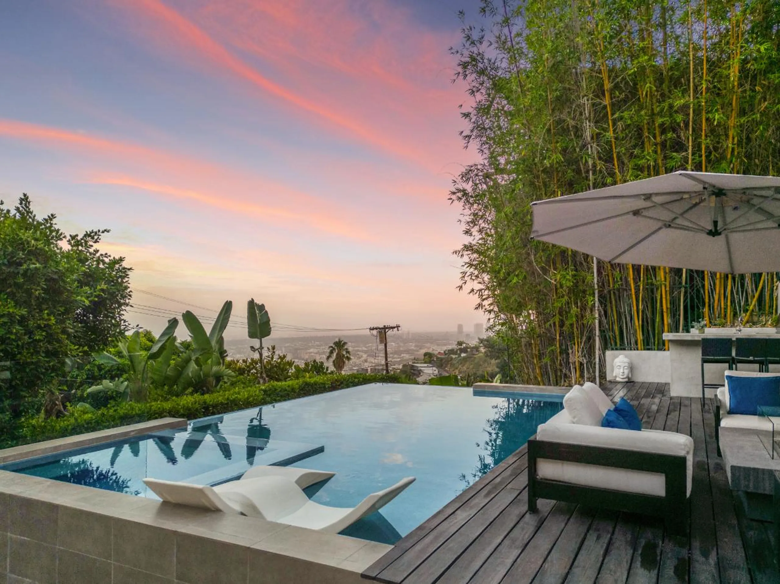 Modern Architectural Hollywood HIlls Estate with Infinity Pool and City Views — photograph 3
