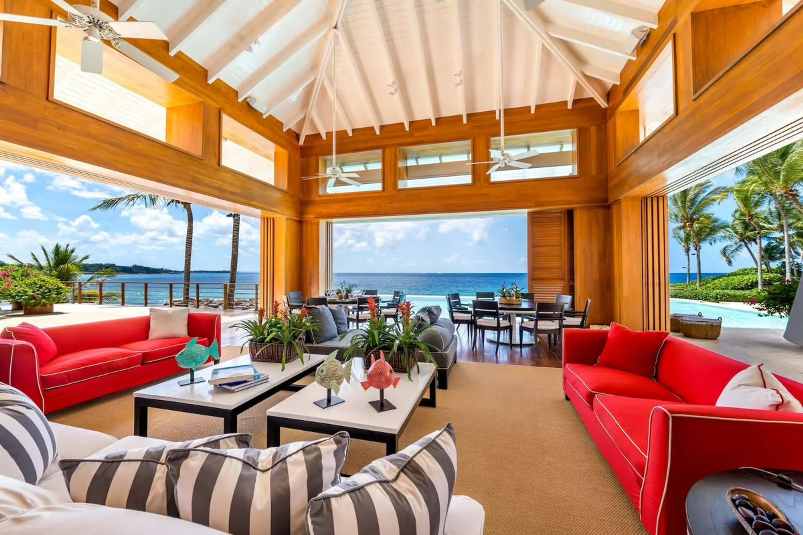 Luxurious Beachfront Estate in La Romana with Private Pool and Walks to Beach — photograph 9