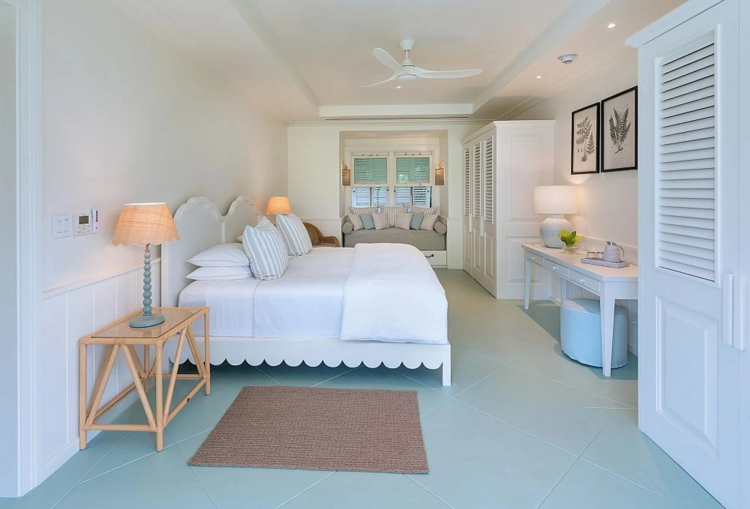 Barbados Impeccably Designed Beachfront Villa with Tropical Gardens and Infinity Pool — photograph 10