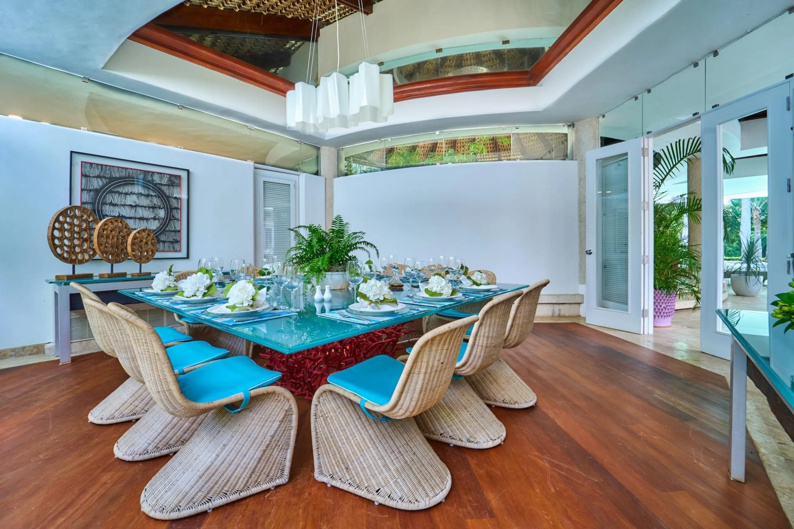 Sumptuous 5BR Villa with Private Pool and Breathtaking Golf Course Views — photograph 8