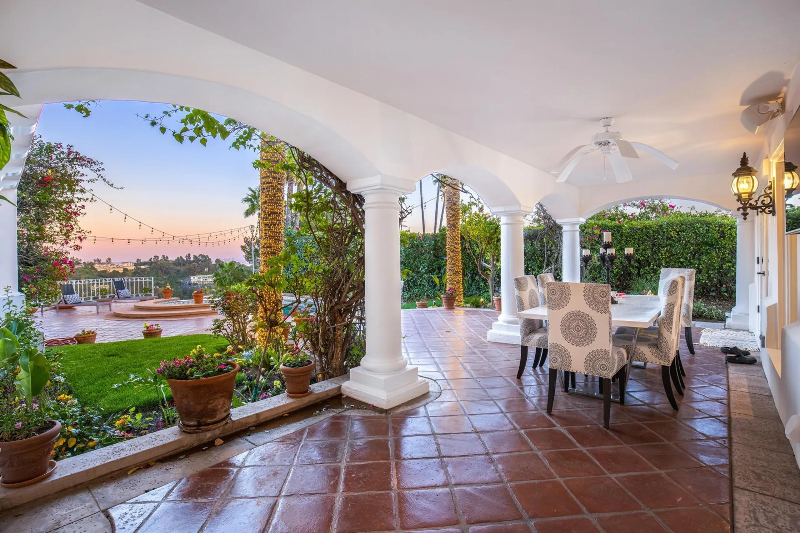 Bel Air Classic Luxury Estate with Private Pool and Stunning Views — photograph 4